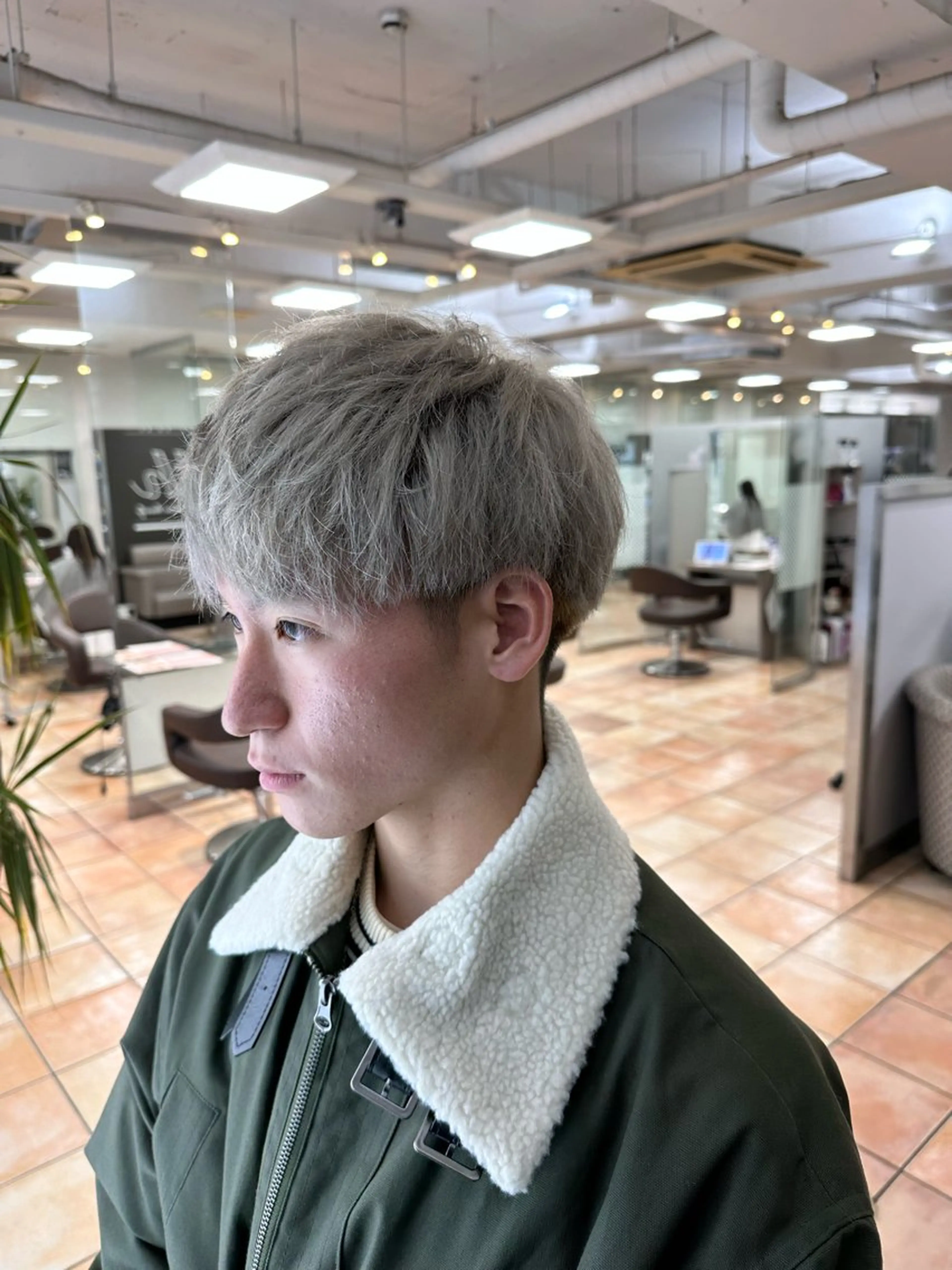 カラー メンズ 鈴木 隆威のヘアスタイル