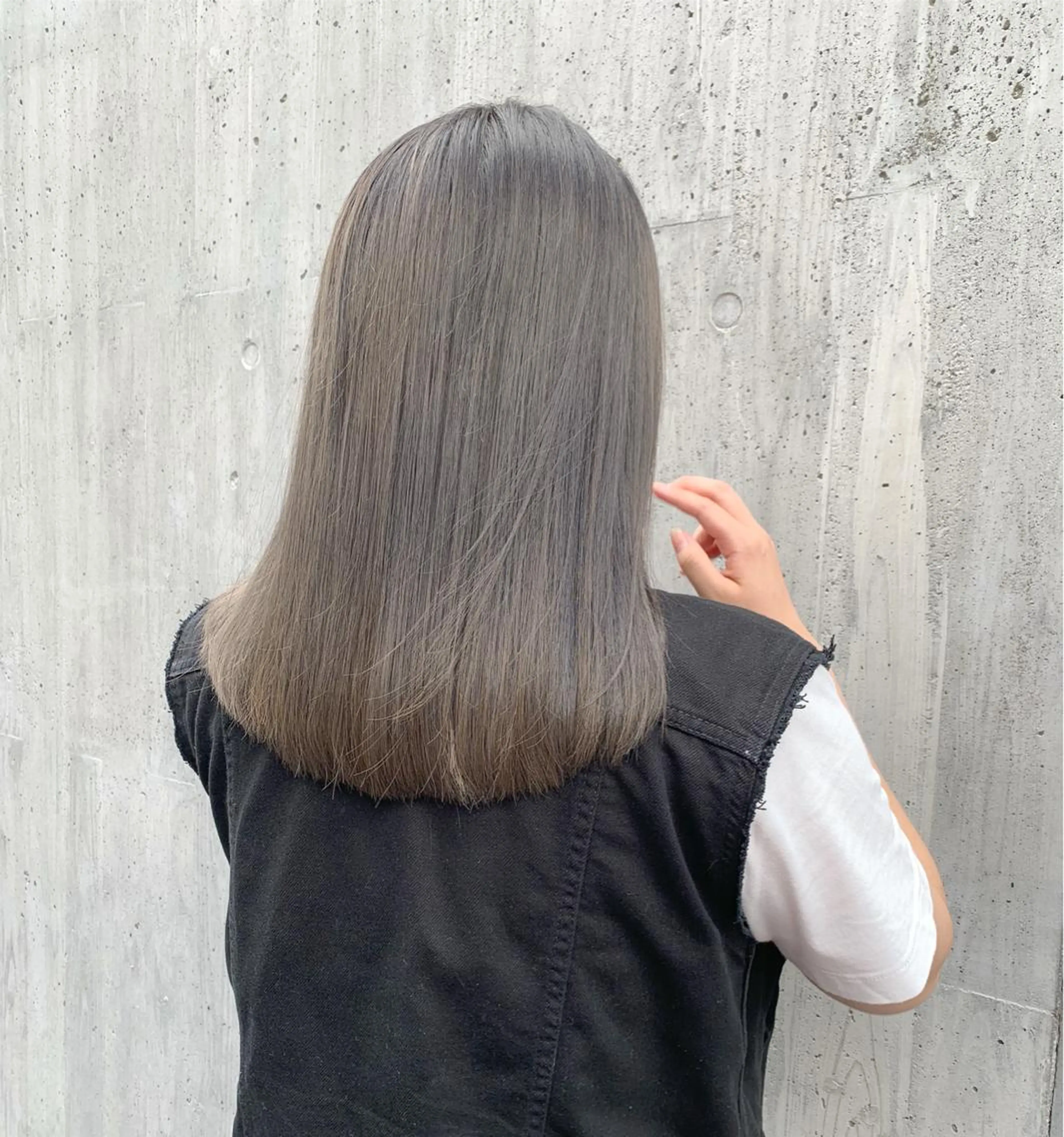 ミディアム カラー 透明感/オリーブ/ グレージュ/YUKAのヘアスタイル