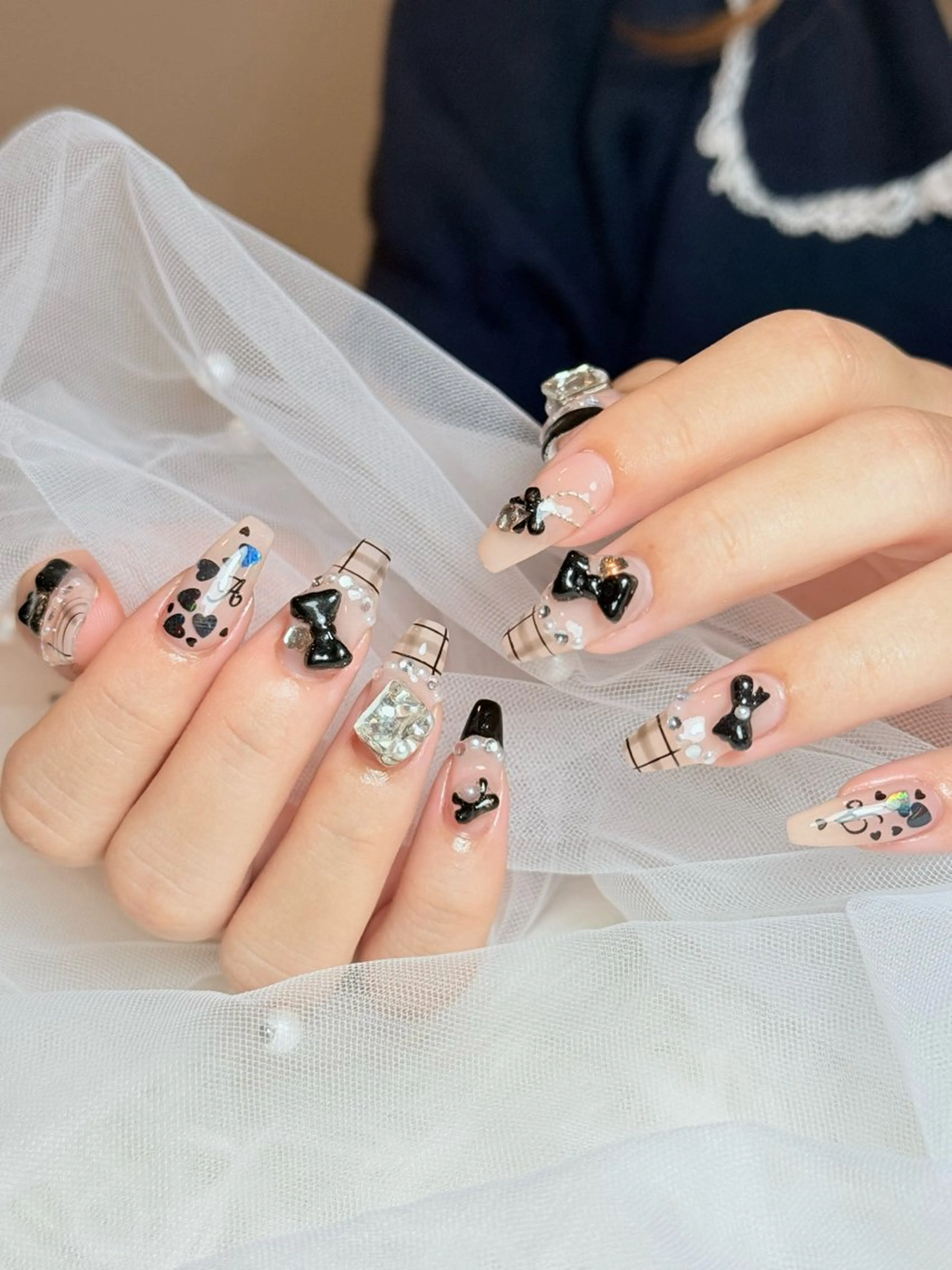 ネイル チークネイル フレンチネイル グラデーション キラキラネイル 韓国ネイル ハンドネイル Risa_ Nailのネイルデザイン