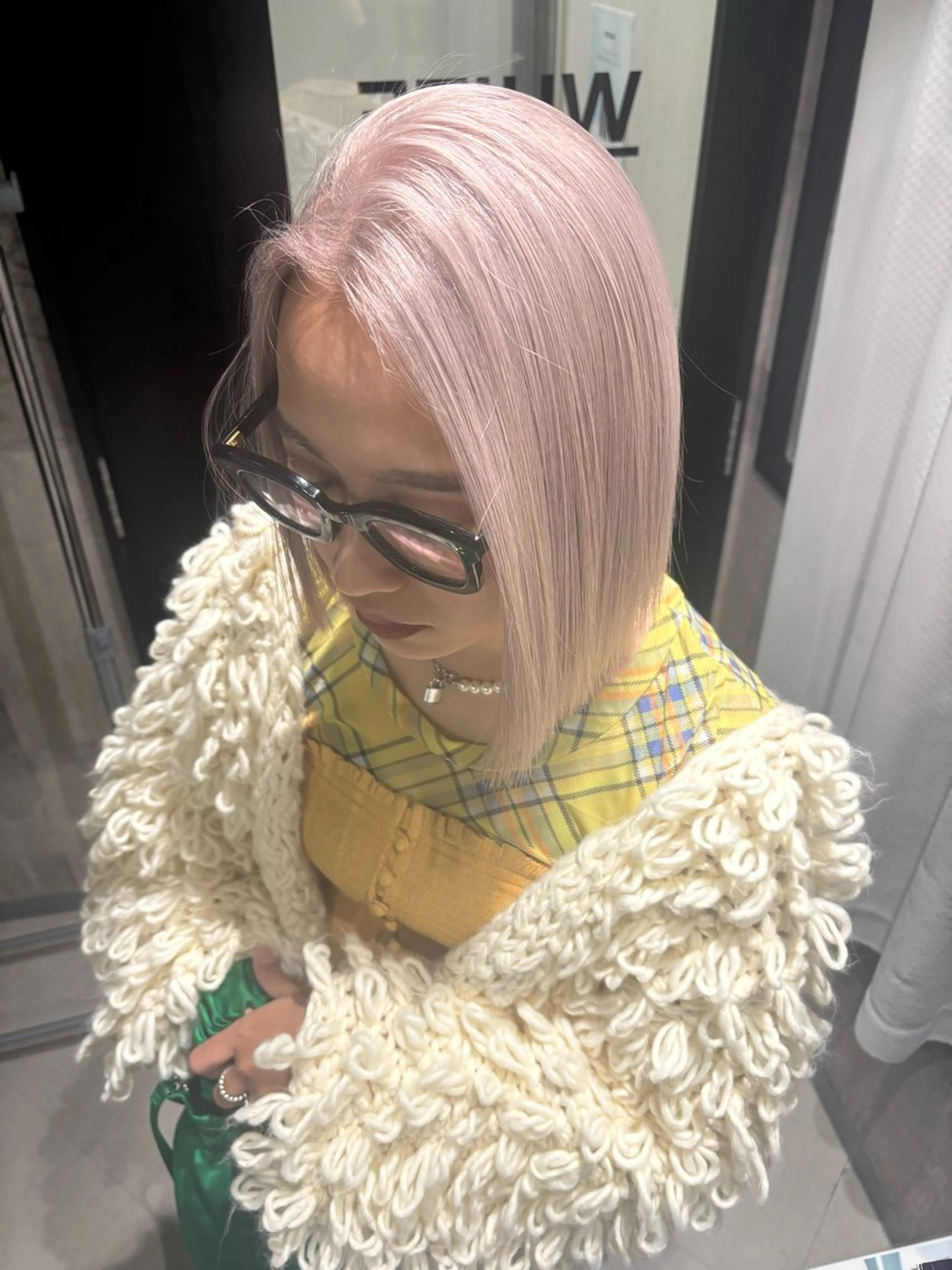 ショート カラー ベージュカラー ホワイトベージュ カット ヘアカラー _white【京橋店】所属・_WHITE / KENTOのヘアスタイル