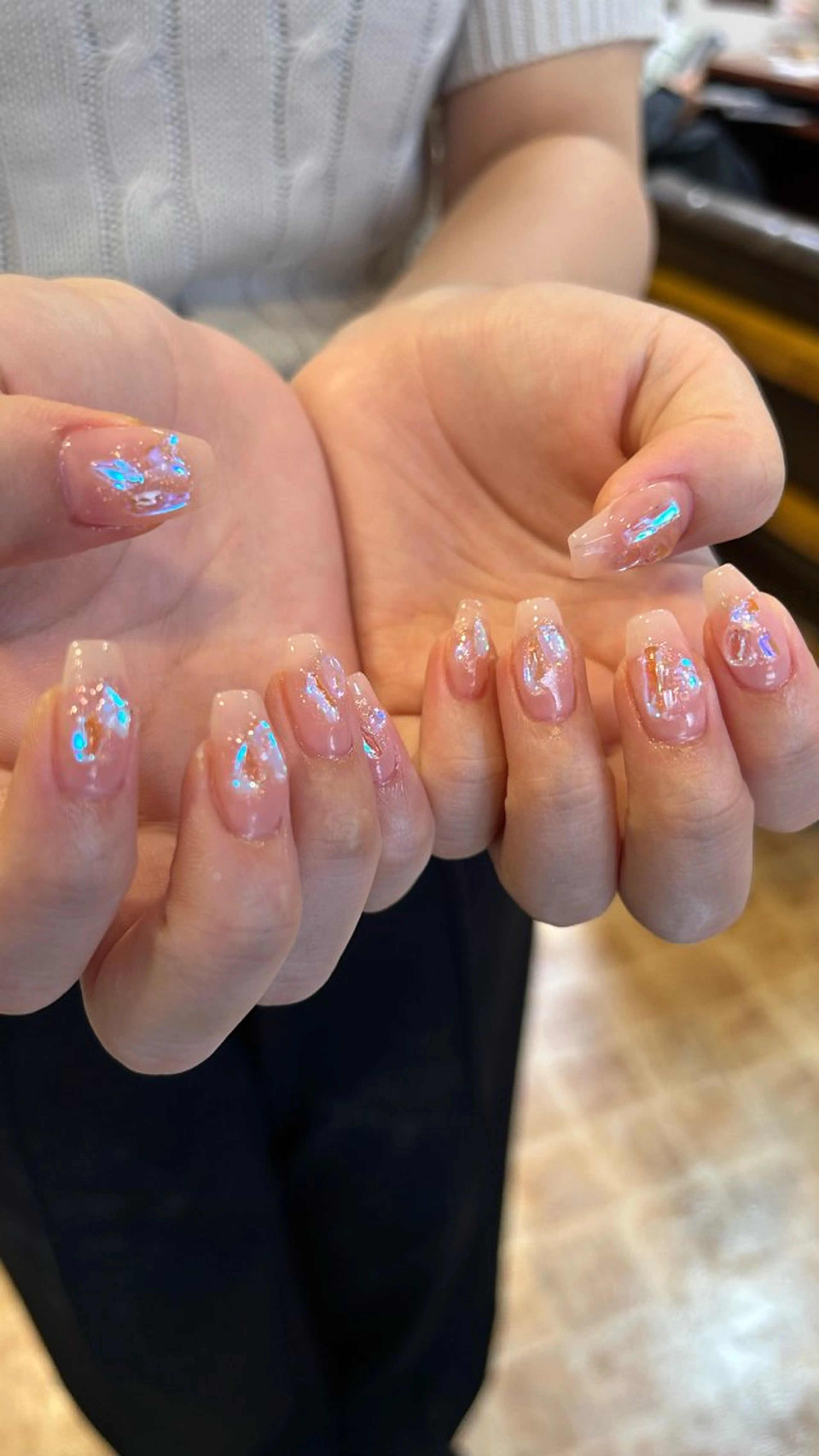 ネイル オーロラネイル チークネイル 氷ネイル・うるうるネイル キラキラネイル ストーンネイル ハンドネイル sun.lino所属・小野寺 千尋のネイルデザイン