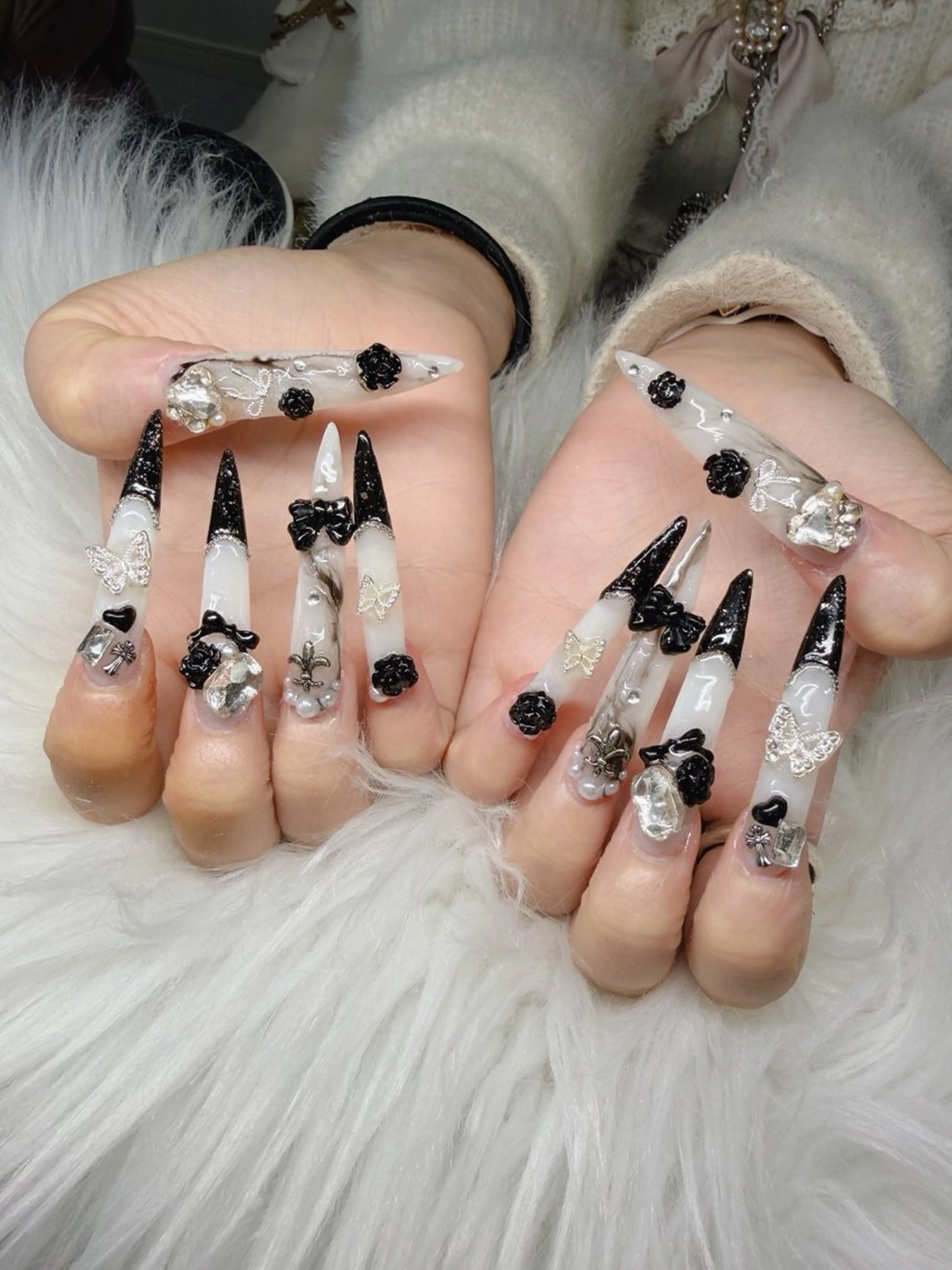 ネイル 長さ出し グラデーション 卒業式 キラキラネイル マグネットネイル Lee Nailsのネイルデザイン