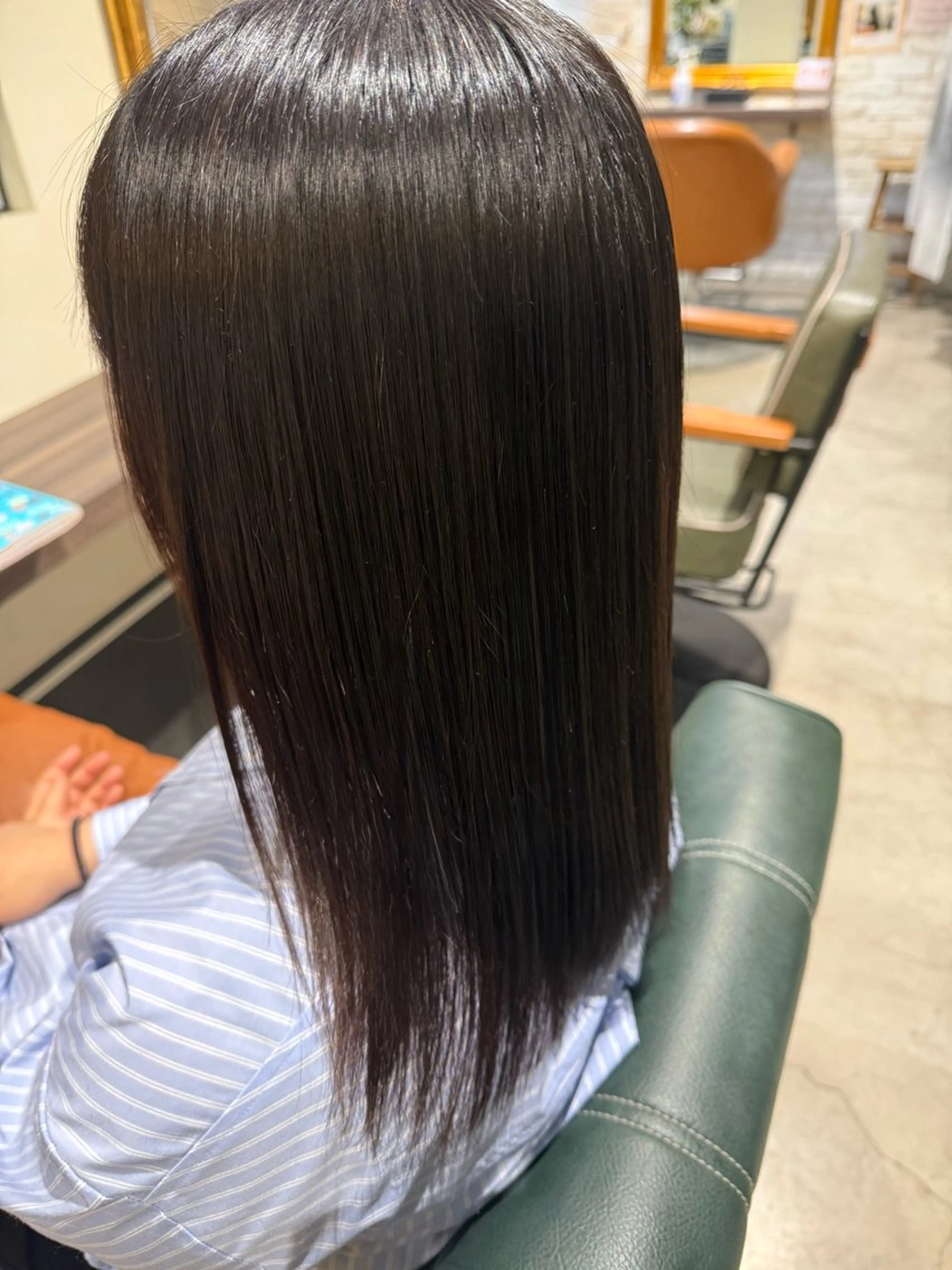 セミロング 縮毛矯正 hair resort Bliss所属・湯ノ口 みきのヘアスタイル