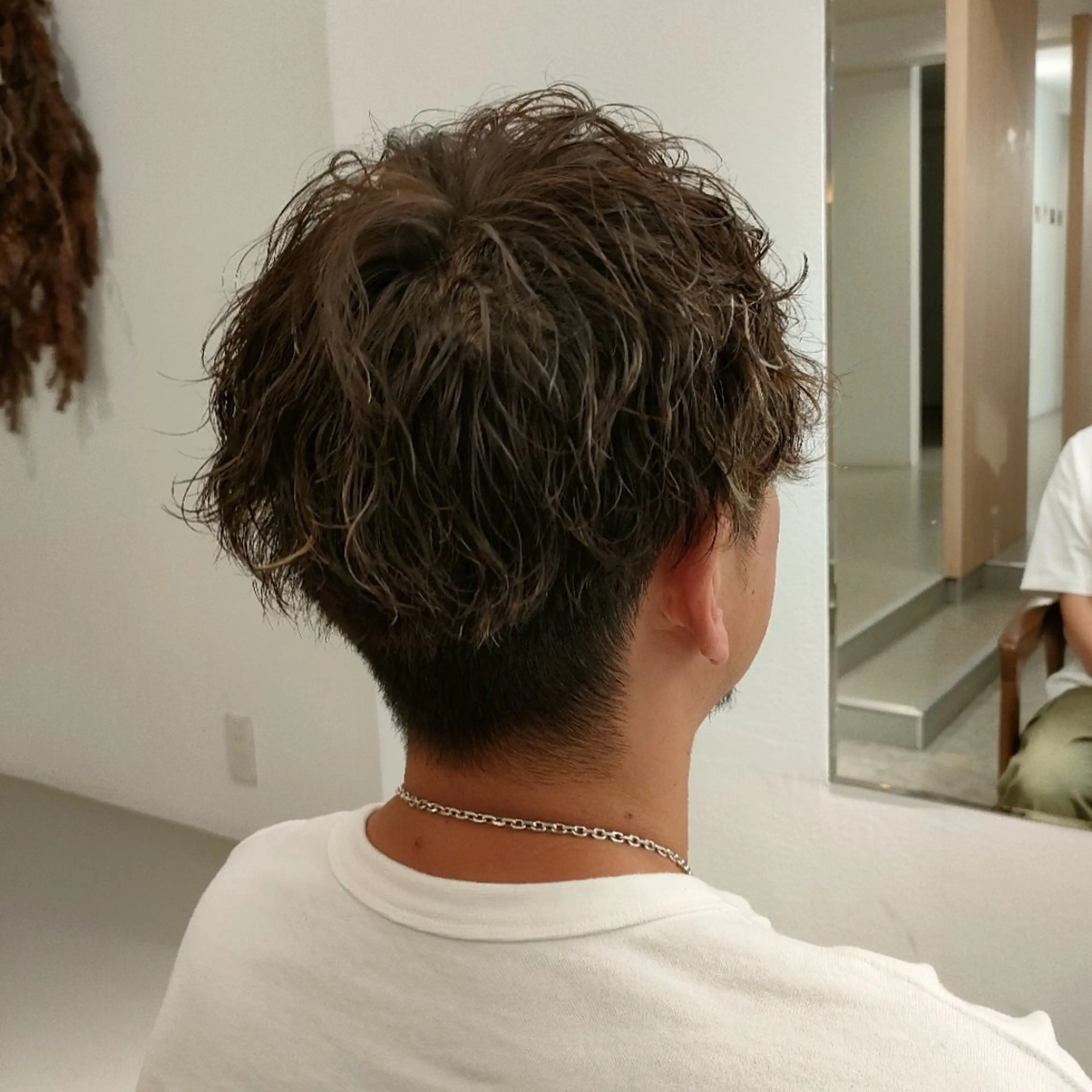 メンズ ショート パーマ メンズパーマ くせ毛 ❁︎NOAN❁︎ レイヤーカットのヘアスタイル