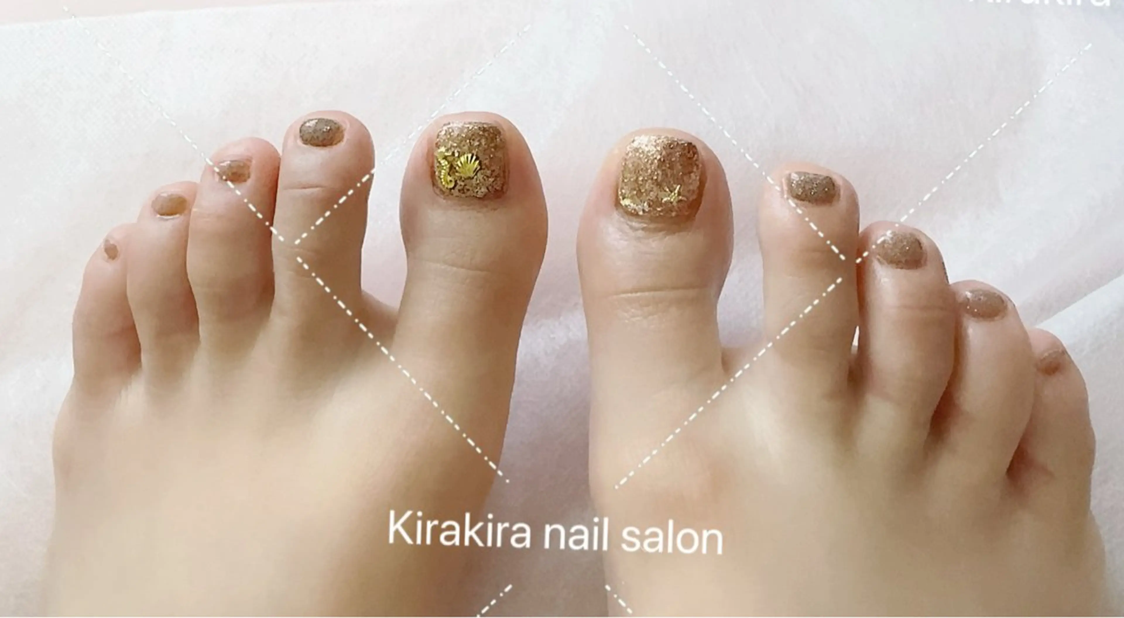 ネイル フラッシュネイル フットネイル キラキラネイル 夏ネイル Kirakira Nail salonのネイルデザイン