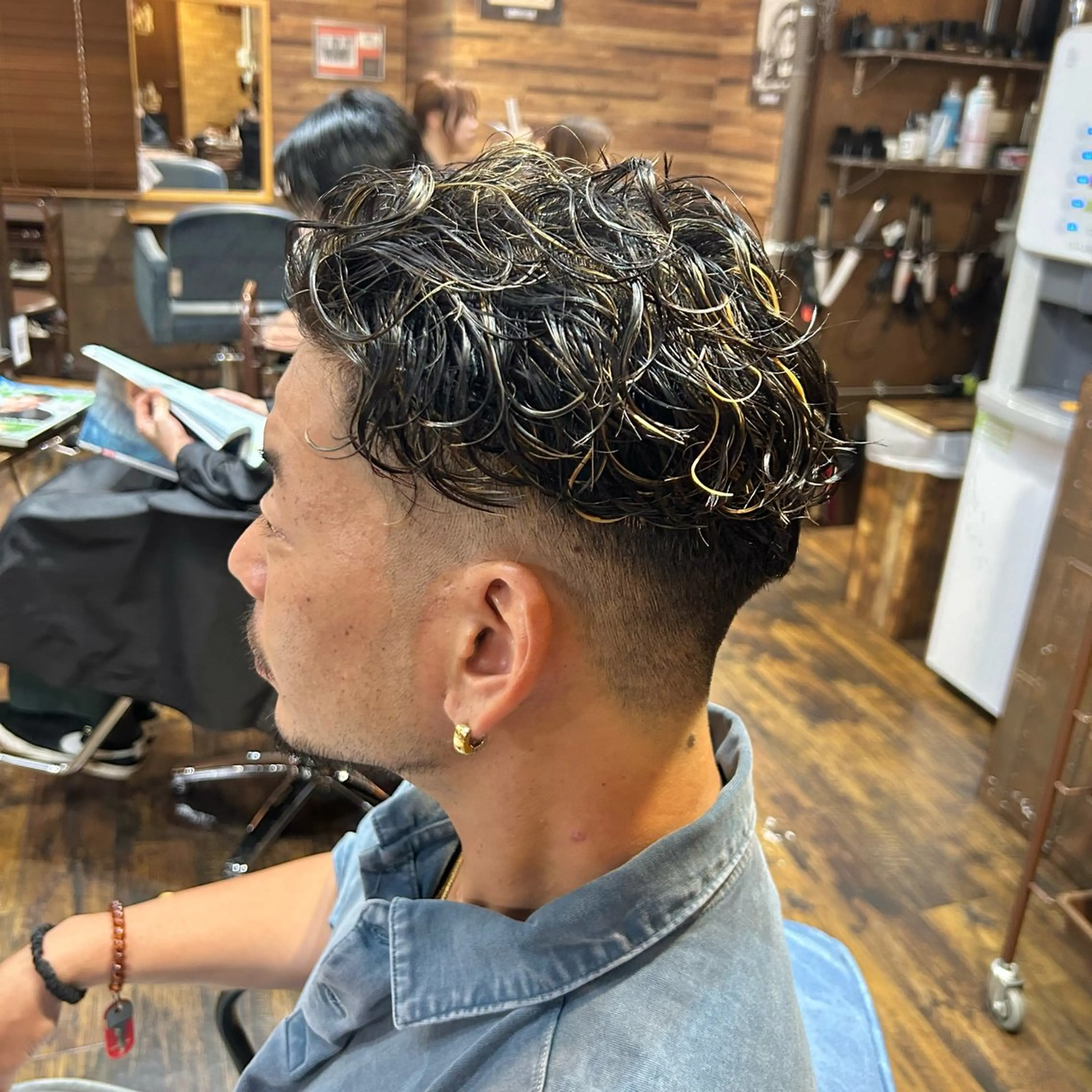 ショート カラー パーマ メンズ フェードカット メンズパーマ カット ヘアカラー パーマ トリートメント ツイスパ/メンズ特化 🦋𝑺𝑶𝑵𝑬の眉毛・アイブロウイメージ