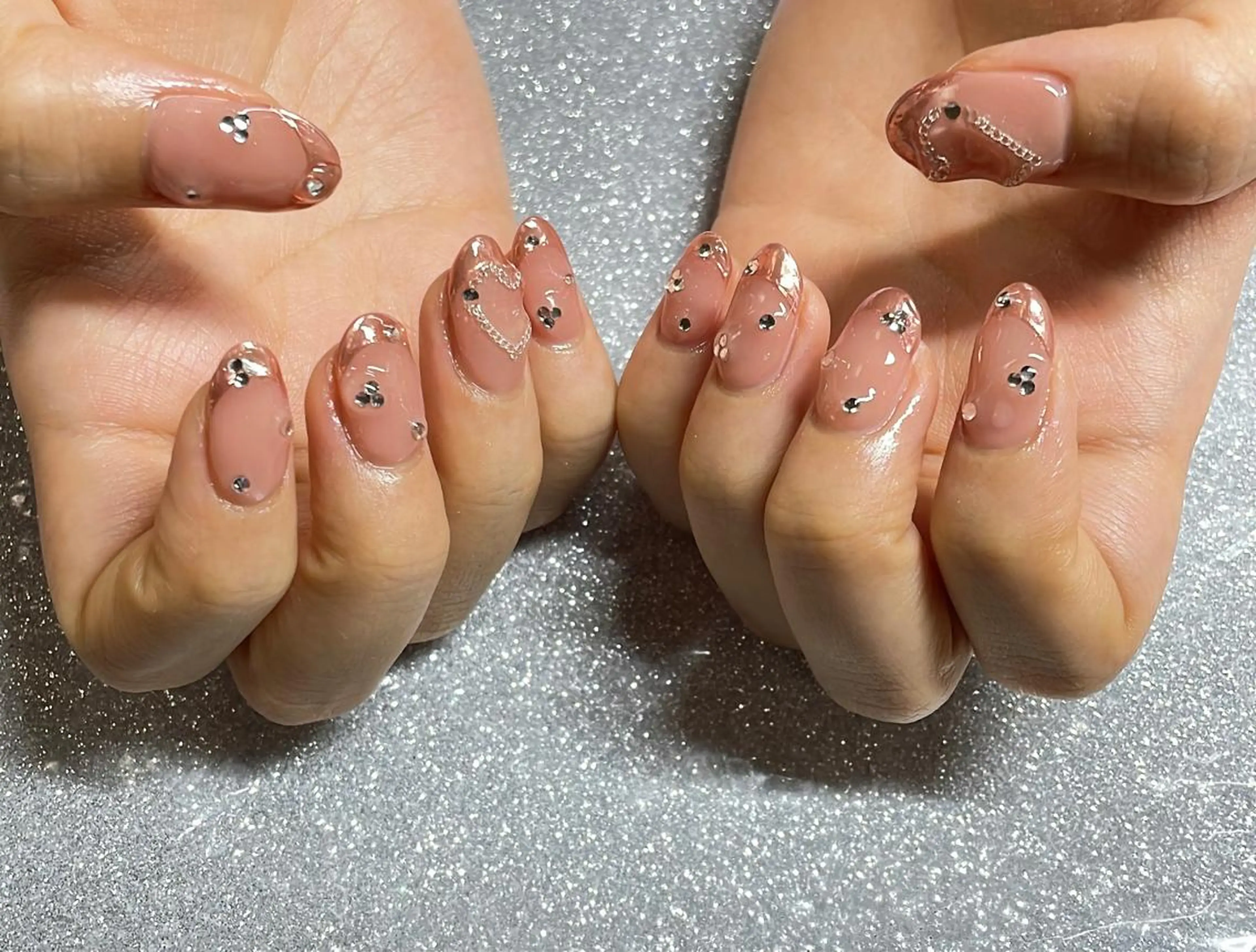 ネイル ハンドネイル VIERU 🌈🎀💖のネイルデザイン