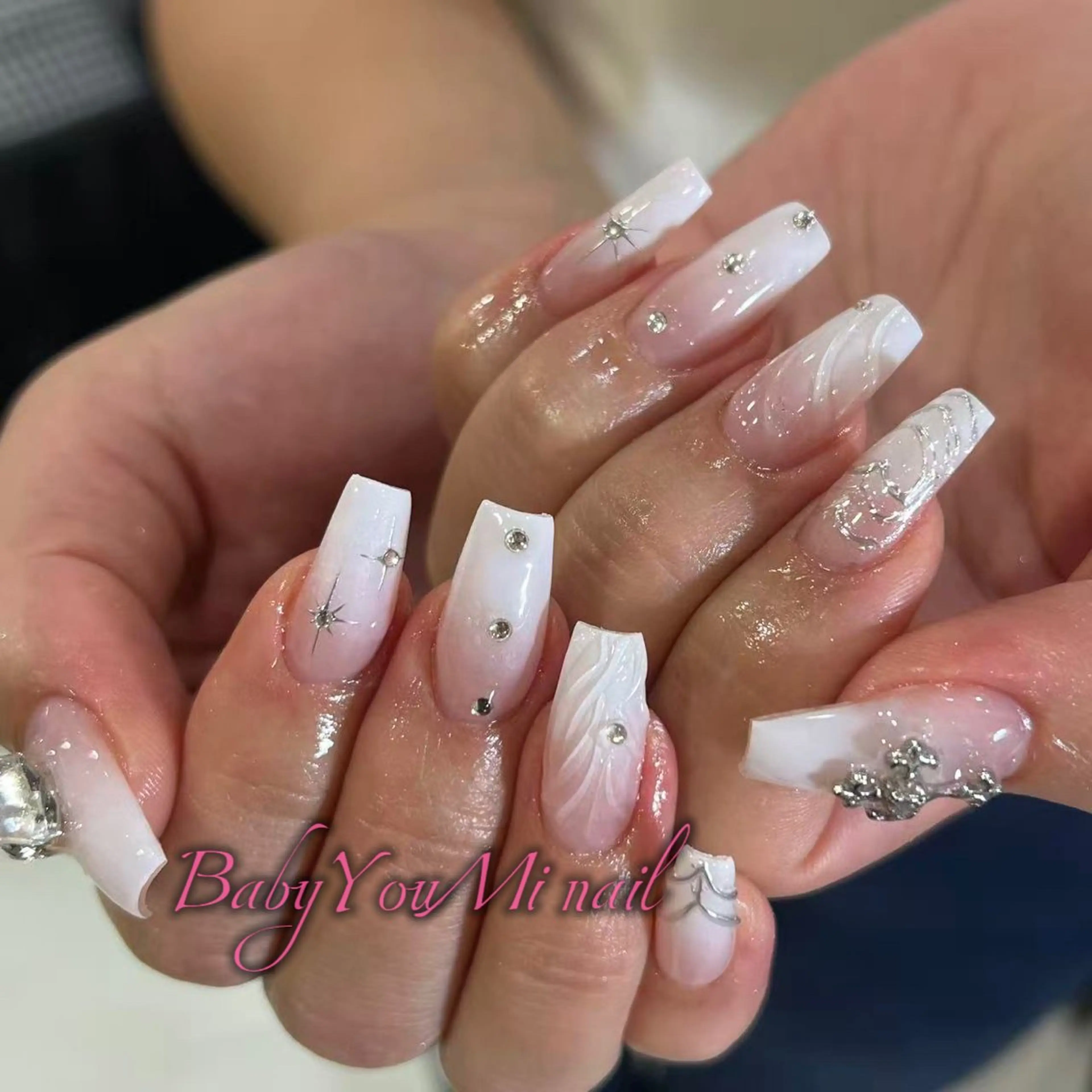 ネイル オーロラネイル フラワーネイル フットネイル フレンチネイル ジェルネイル ハンドネイル BabyYouMi ねねのネイルデザイン