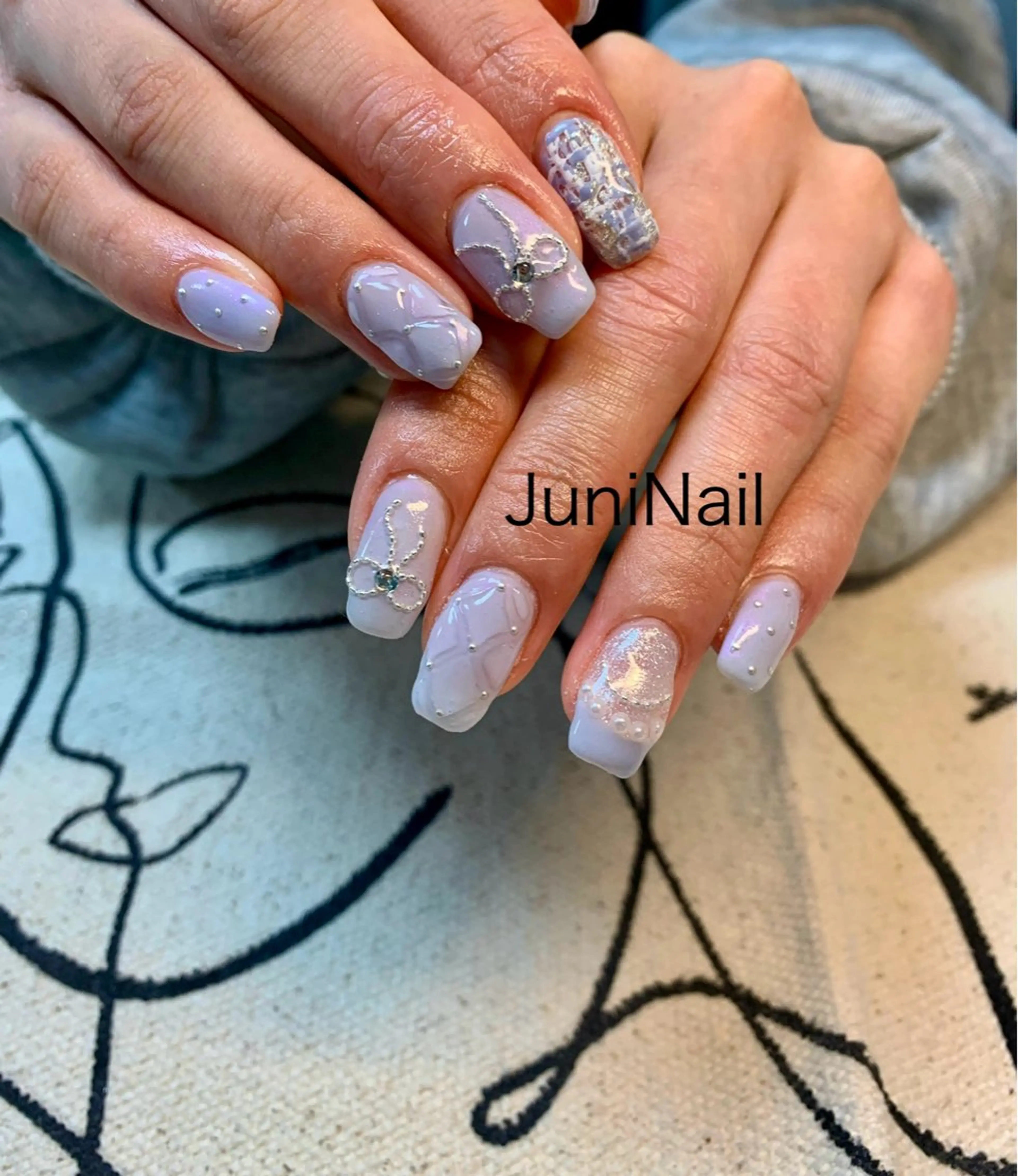 ネイル オーロラネイル フラッシュネイル 氷ネイル・うるうるネイル キラキラネイル 韓国ネイル ハンドネイル JuniNail 주니네일🇰🇷suのネイルデザイン