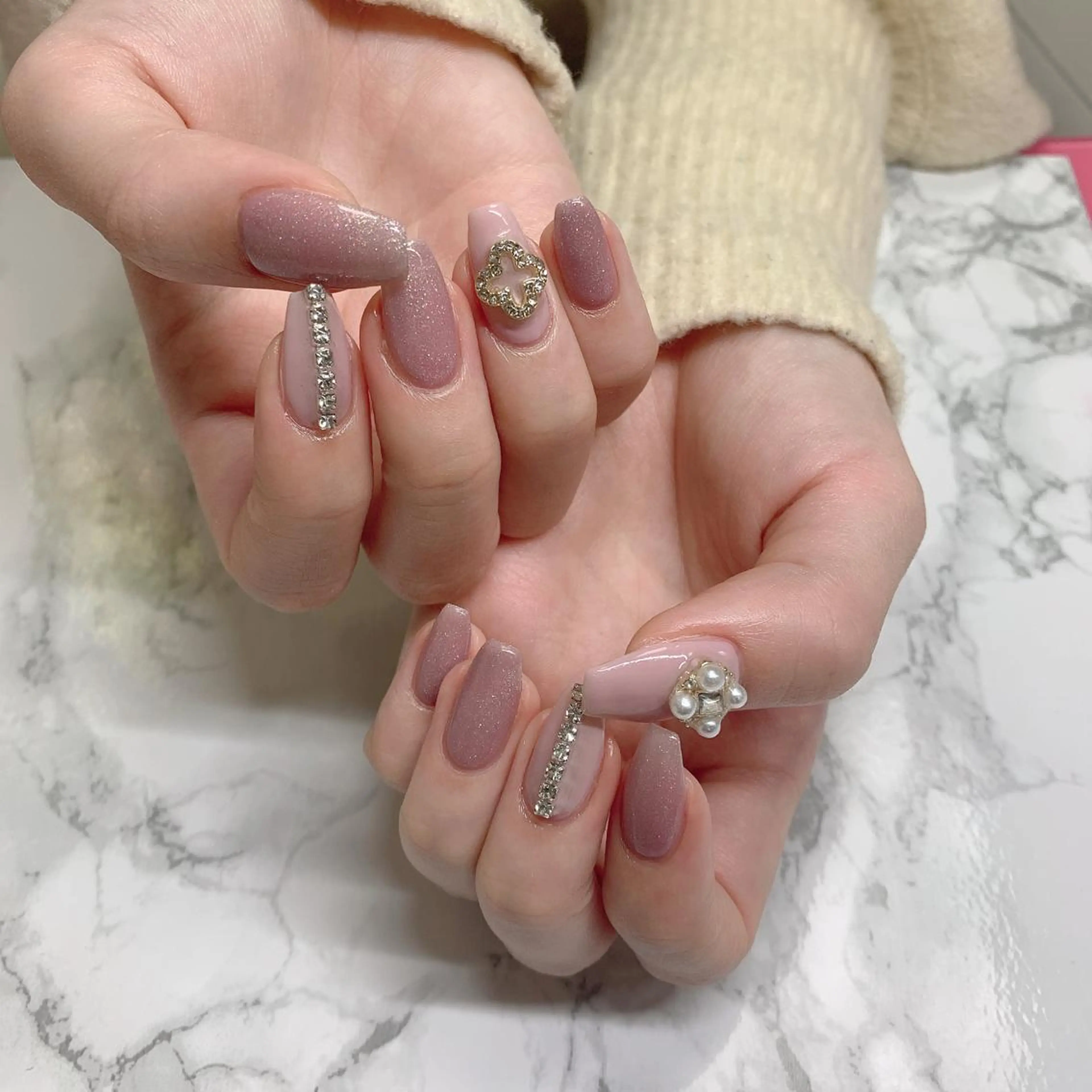 ネイル はな💎ネイル ワンホン、長さ出しのネイルデザイン