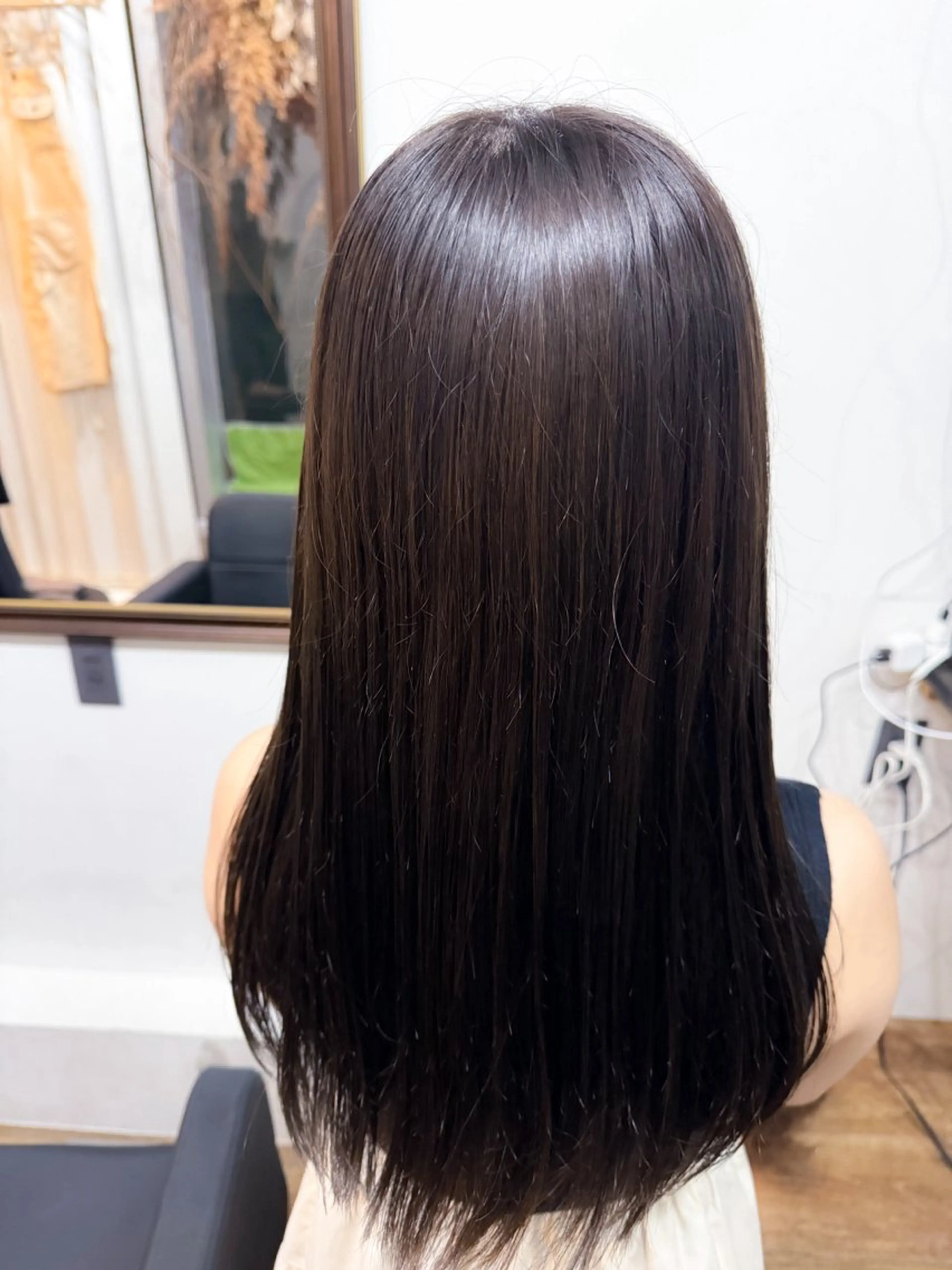 ロング カラー アッシュ アッシュグレー ベージュカラー カット ヘアカラー 椎葉 祐也のヘアスタイル