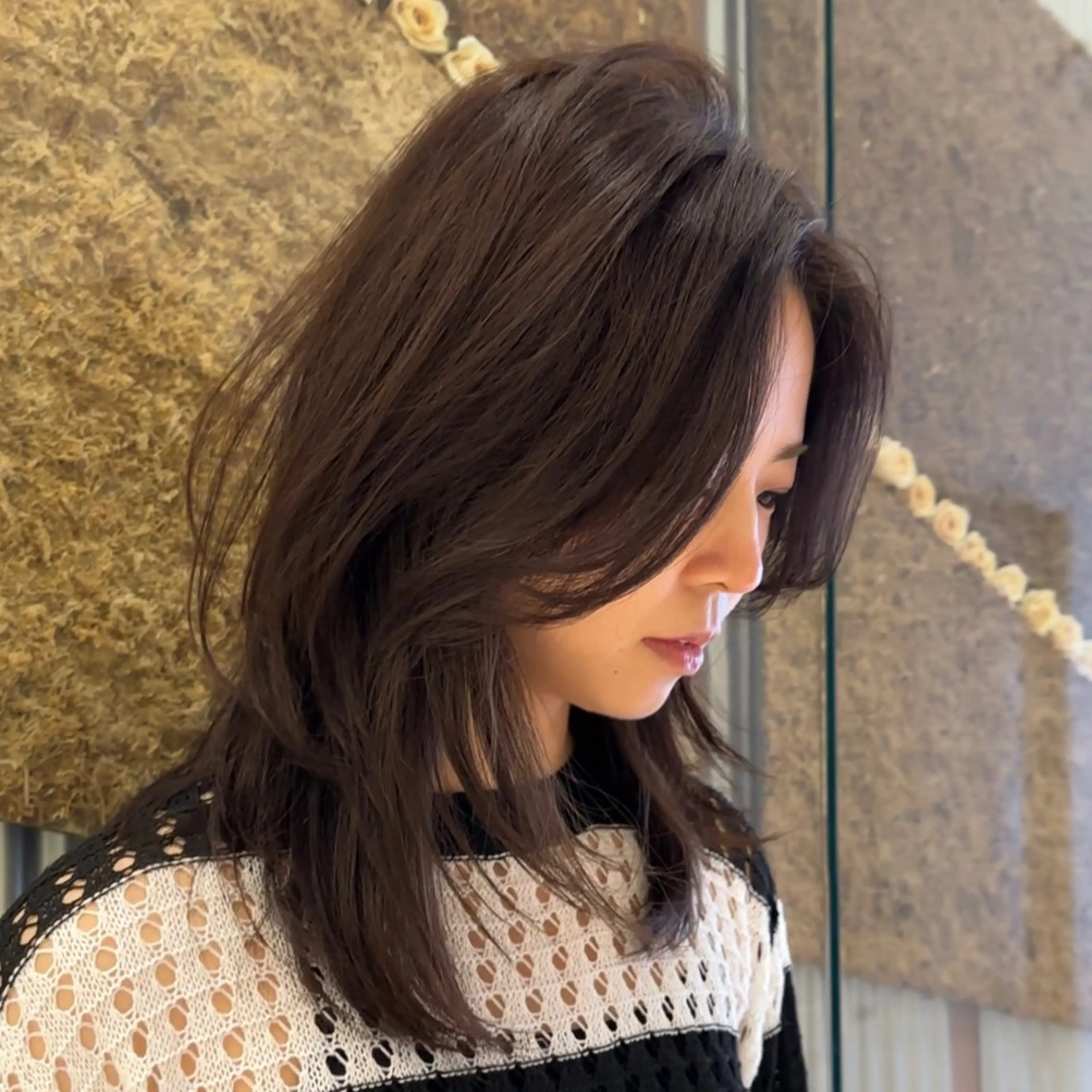 ミディアム 岸本 理希のヘアスタイル