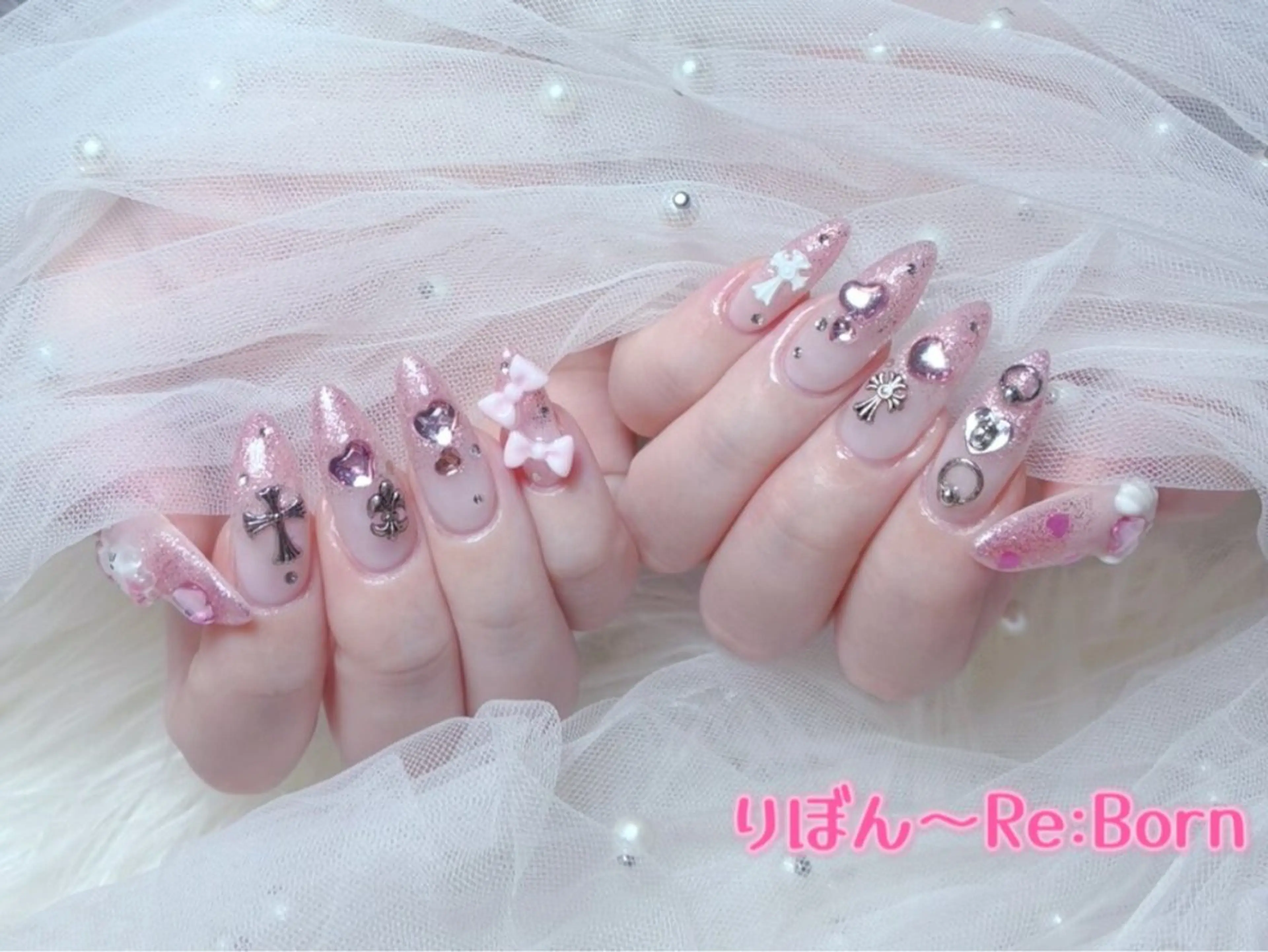 セミロング フレンチガーリー クリスマス ハンドネイル りぼん Re:Bonrのネイルデザイン