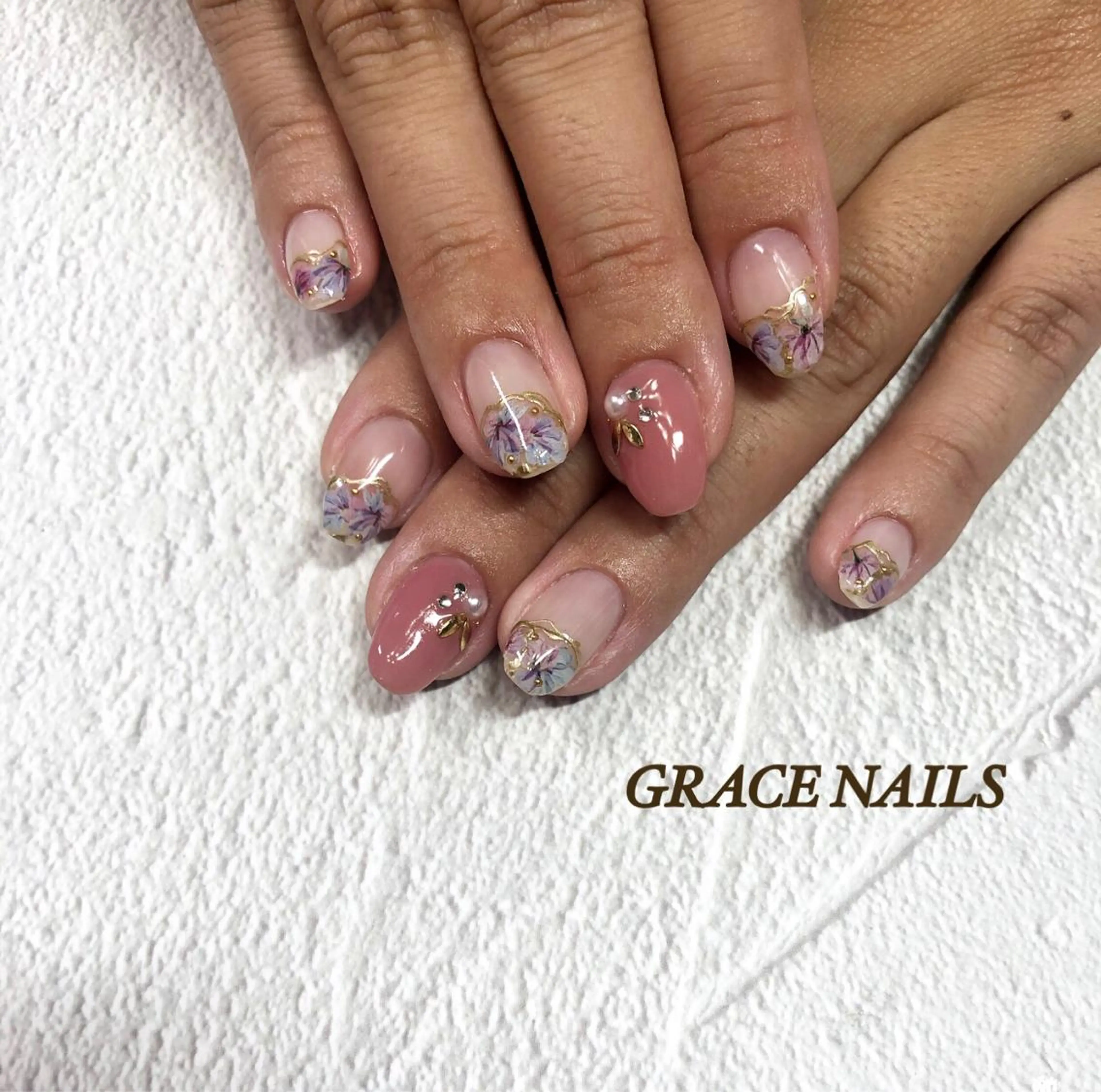 ネイル ハンドネイル フットネイル GRACE NAILSのネイルデザイン