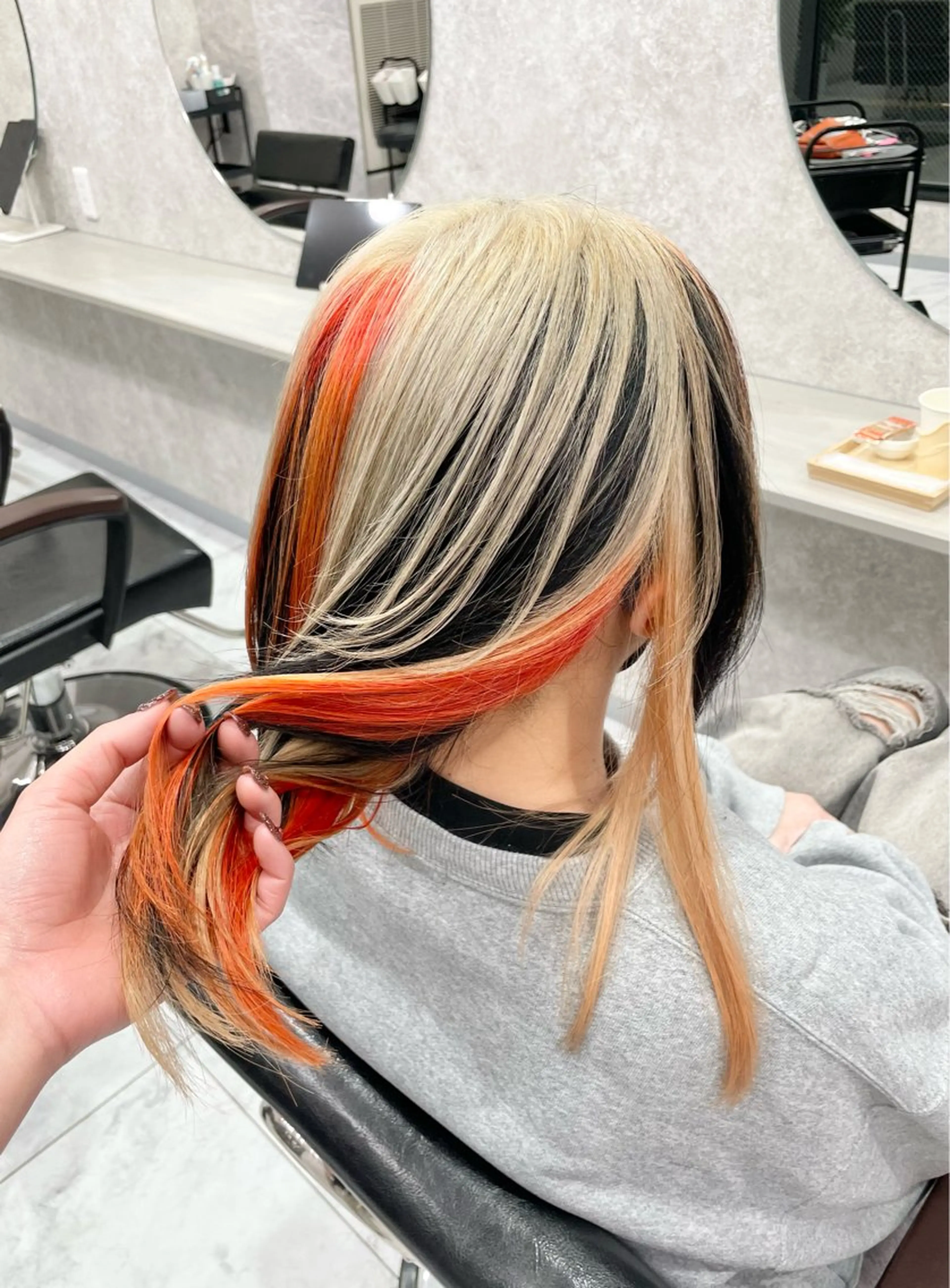 ミディアム 🦋ハイトーン🦋 石山 希理🦋のヘアスタイル