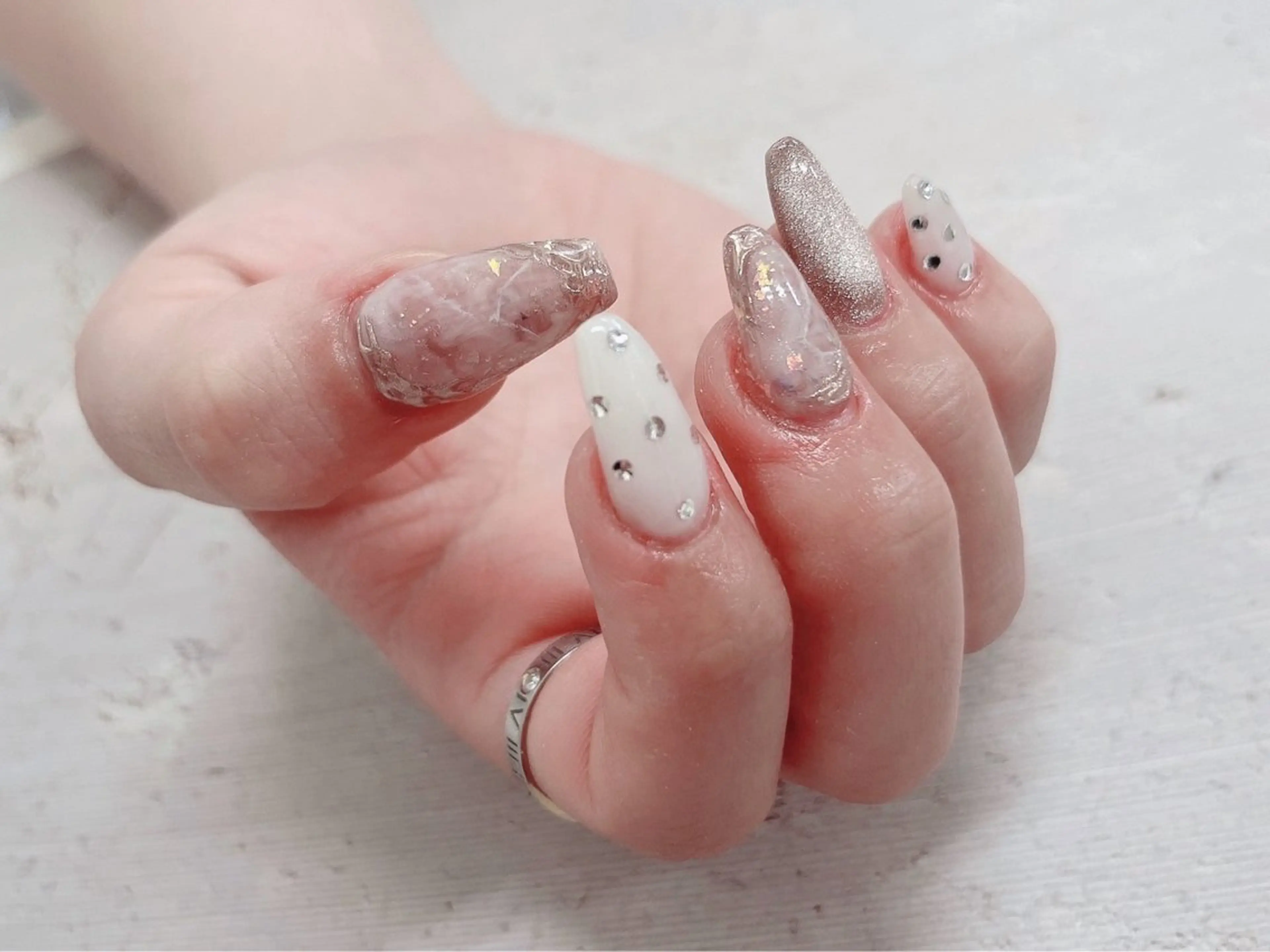 ネイル 大理石ネイル(マーブル) 手島 美空のネイルデザイン