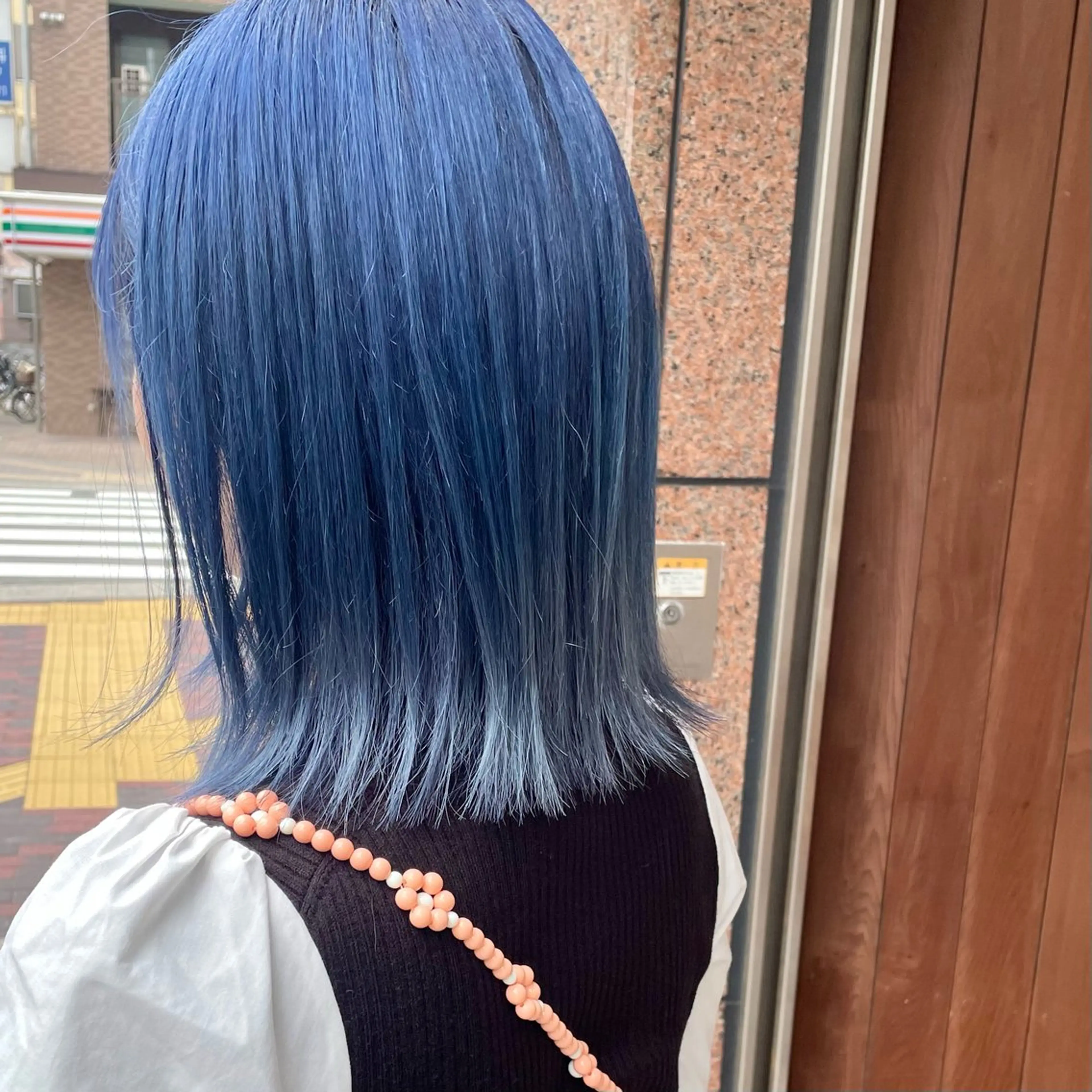 ミディアム カラー ブリーチ ブルーカラー 鈴木 美穂のヘアスタイル