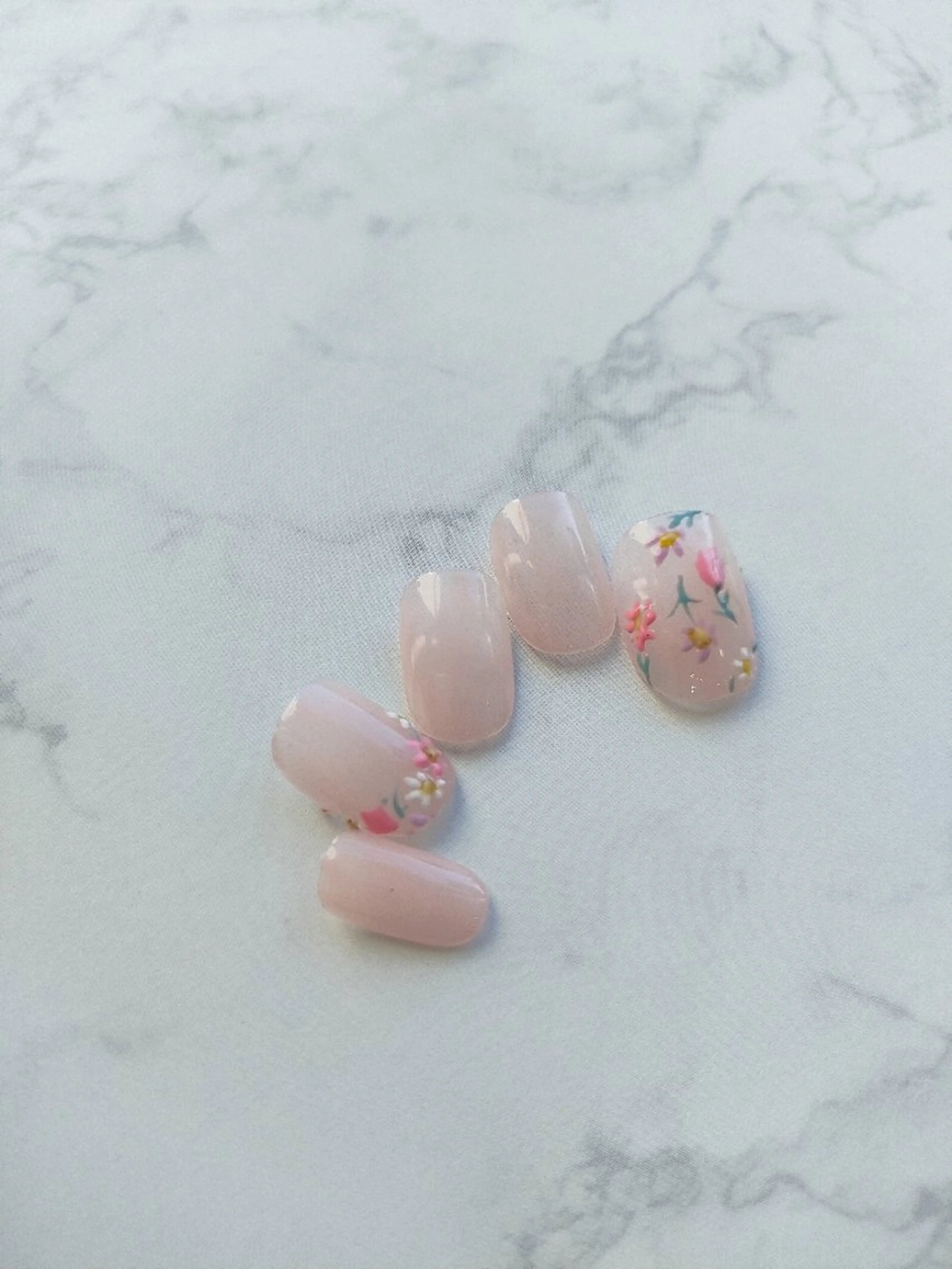 ネイル 春ネイル douceknail所属・本厚木南口 徒歩3分のネイルデザイン