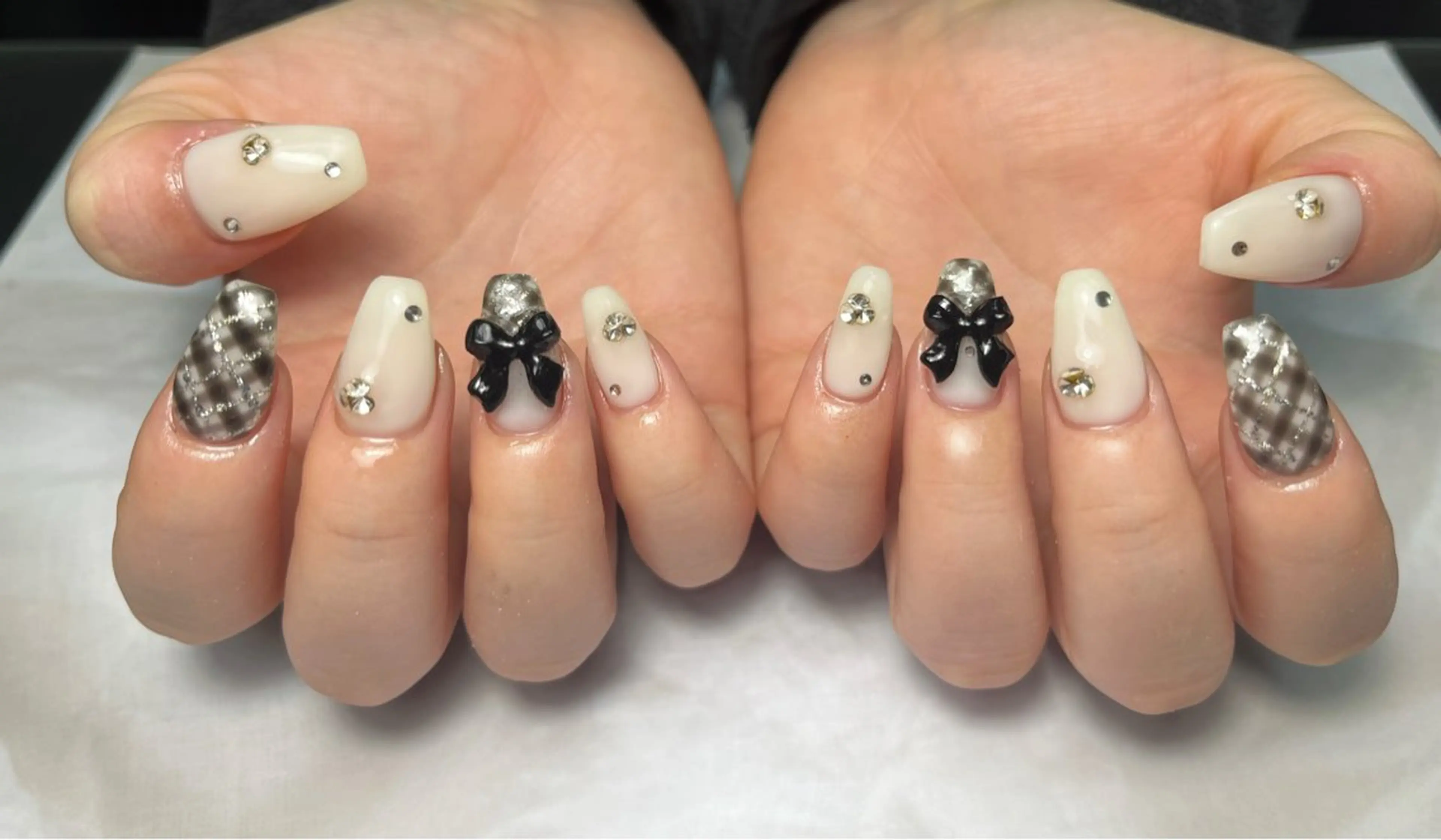 ネイル ジェルネイル ネイルサロン Bebeのネイルデザイン