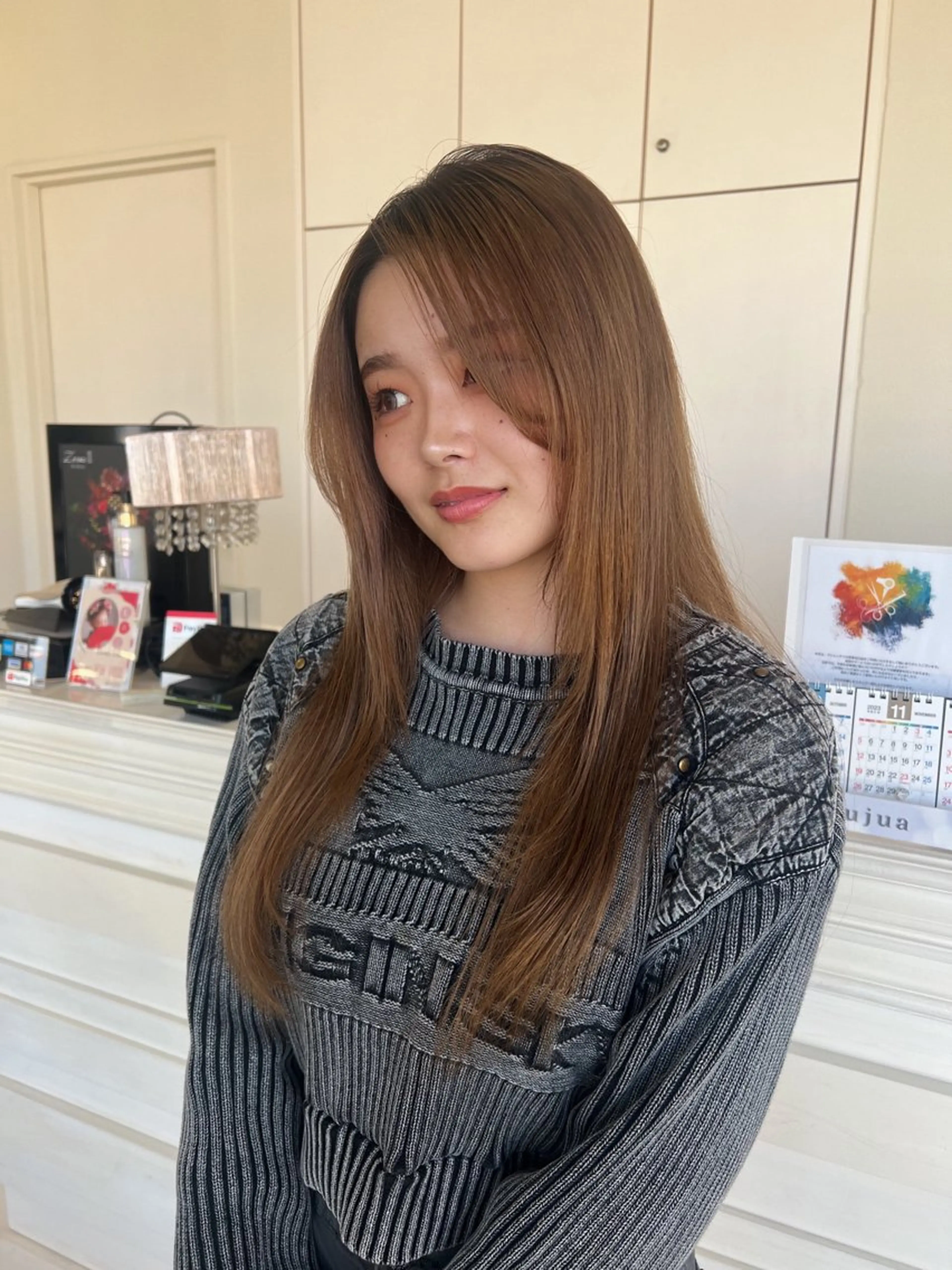 ロング ヘアアレンジ 顔まわりレイヤー 顔周りカット ヨシンモリ 韓国風ヘア レイヤーカット カット ラシェンテ宝塚所属・HONOKA /顔周りレイヤー得意の眉毛・アイブロウイメージ