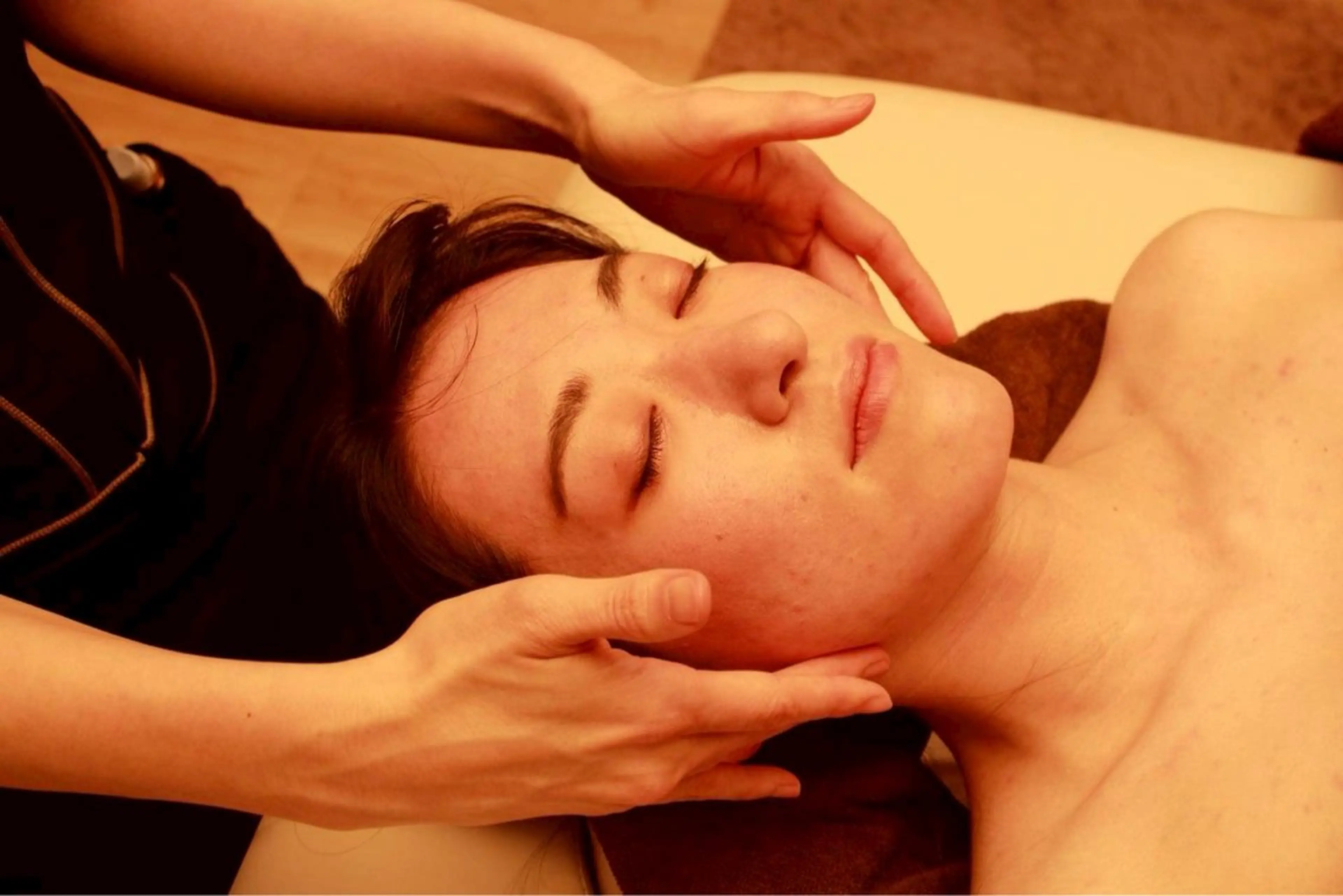 お顔を引き上げ✨全身リンパケア+フェイスラインキュッと引き上げプラン💫の写真