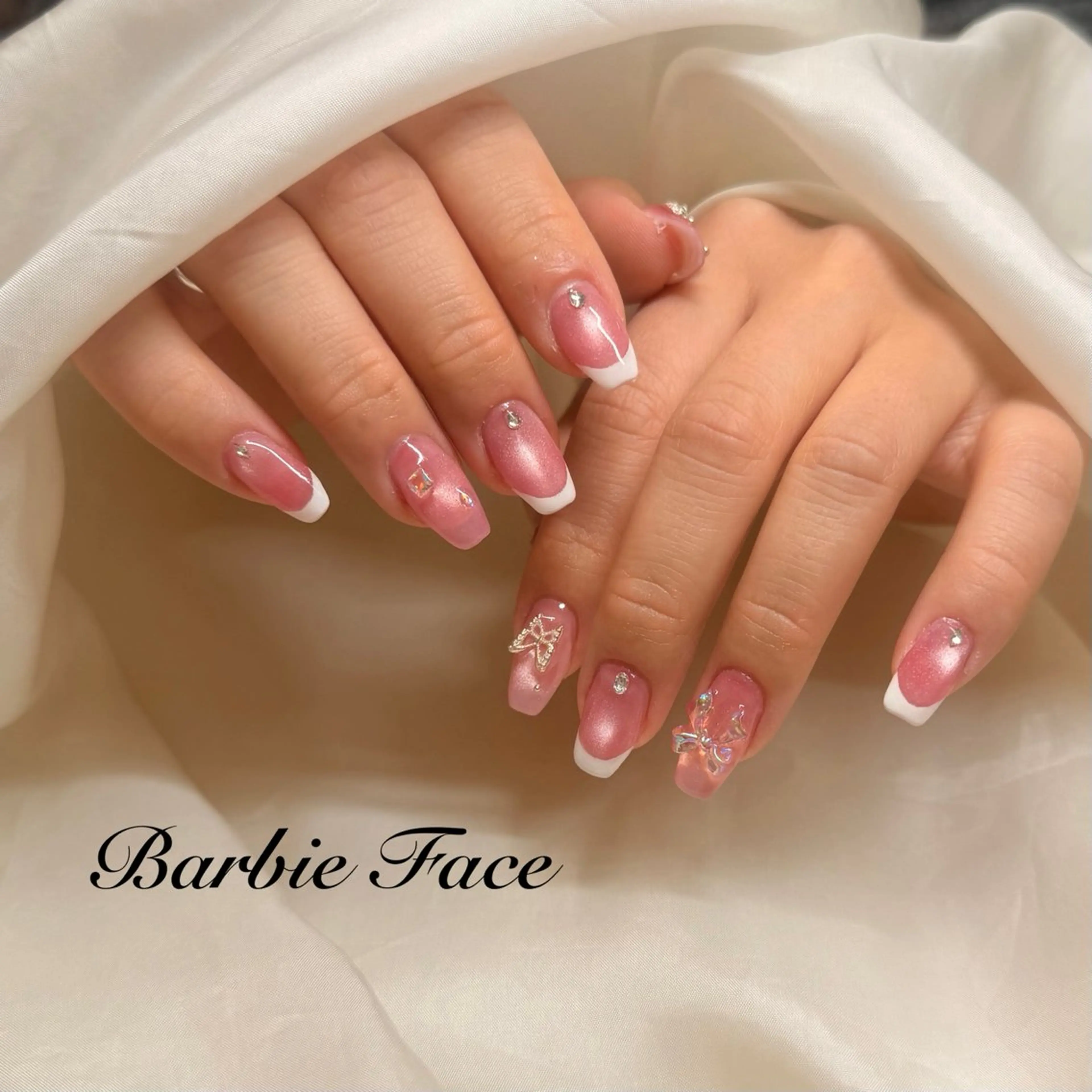 【オフ無料】【土日限定】ご褒美ネイル💅ワンカラー➕ストーン14個まで🎀マグネットorミラーに変更可の写真