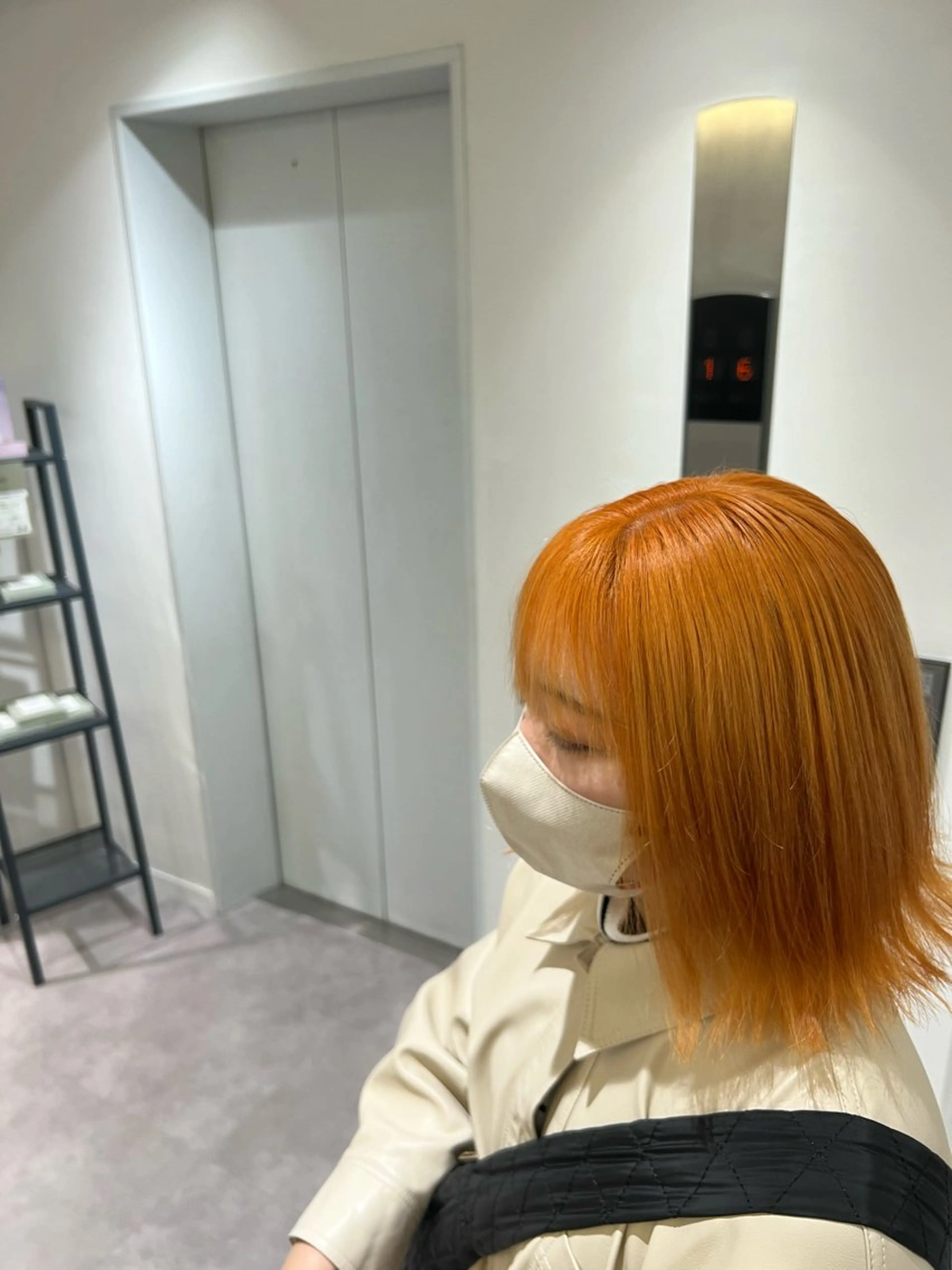 ショート カラー ブリーチ オレンジ 無料カットモデル/ 似合わせカット/荒砂のヘアスタイル