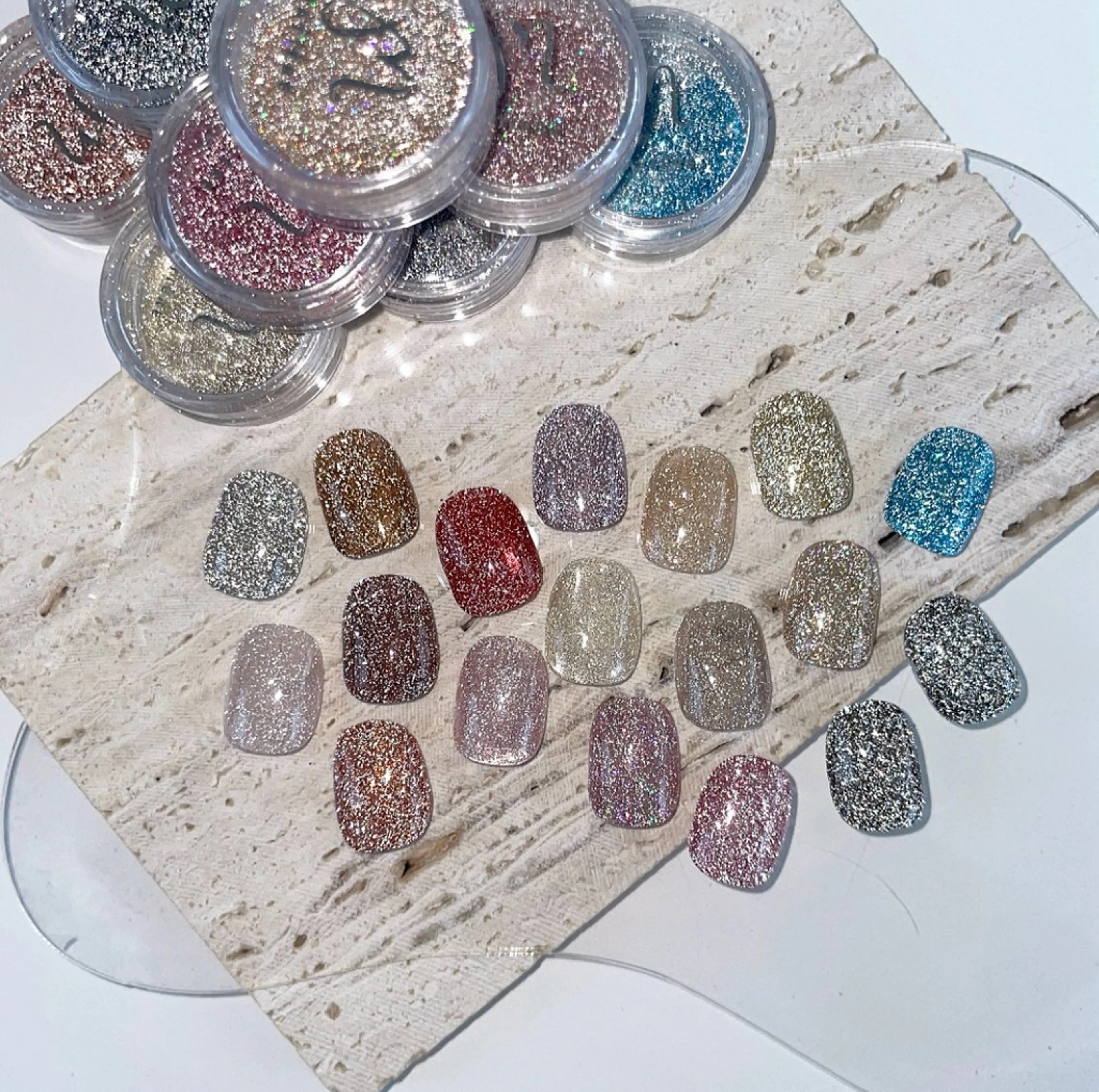 当店人気No.3【オフ有】“煌めく”フラッシュネイル💎✨の写真