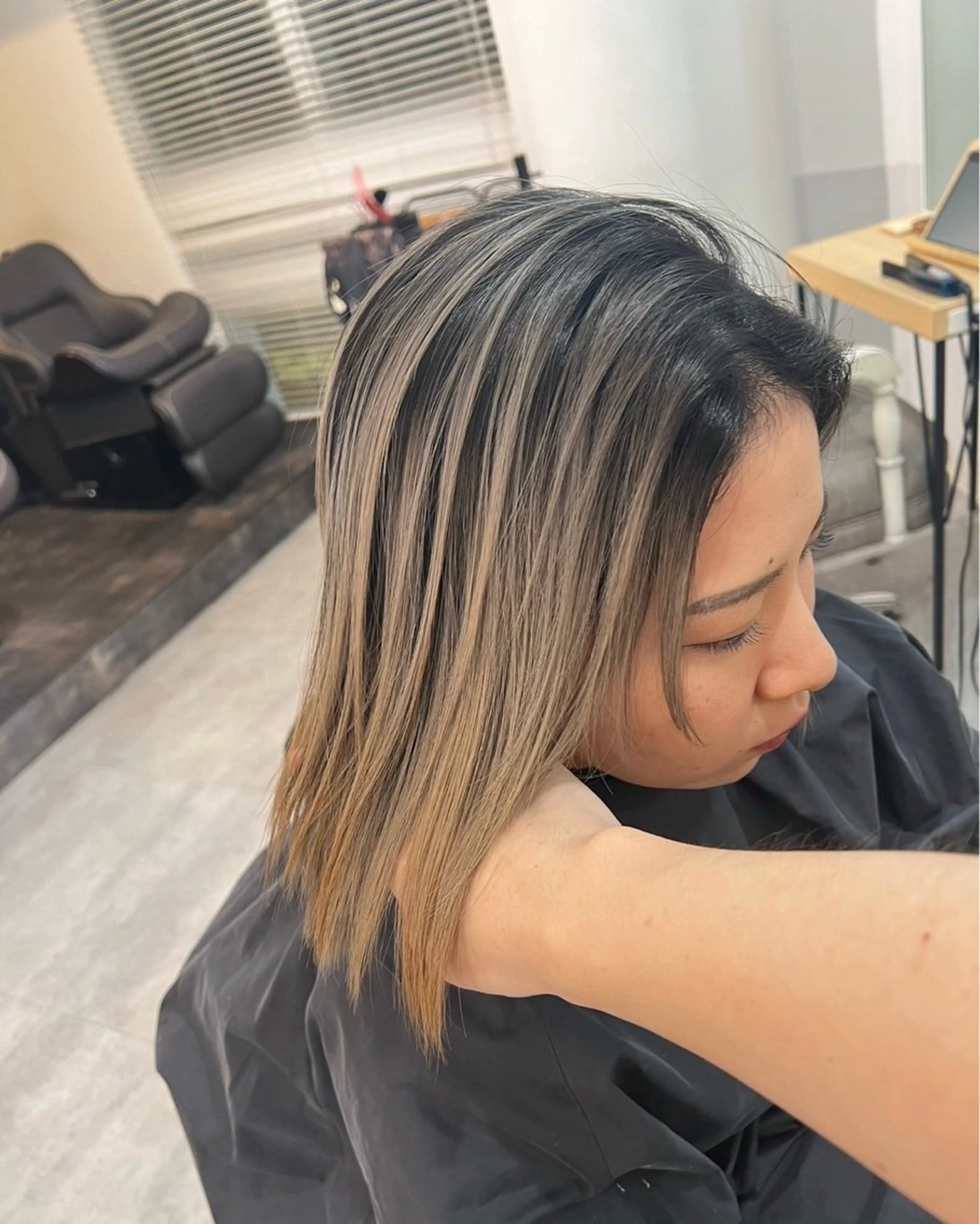 ショート カラー バレイヤージュ ベージュカラー ホワイトベージュ レイヤーカット ヘアカラー トリートメント ROBIN所属・指名数No.1 /NAOYAのヘアスタイル