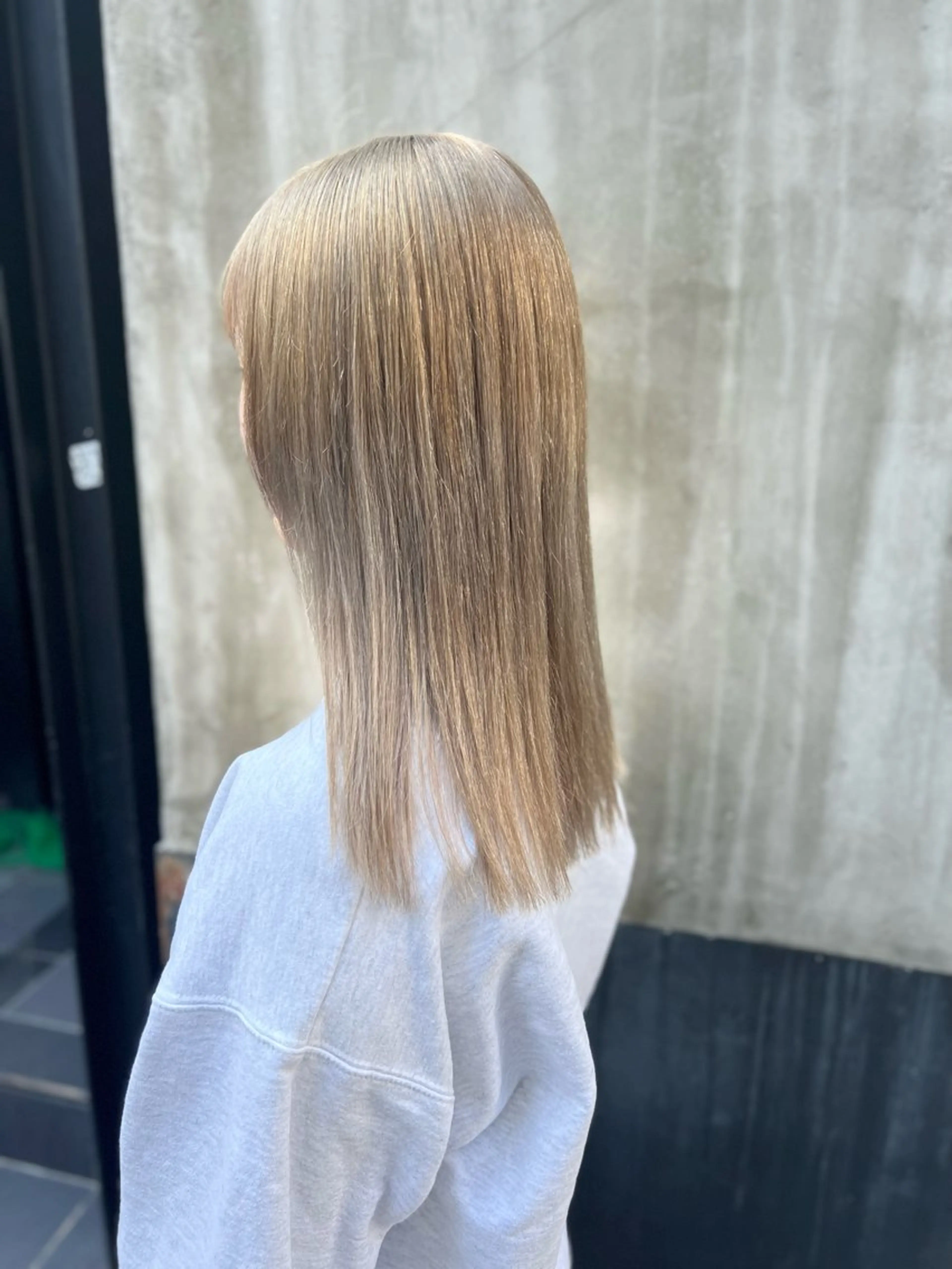 ミディアム カラー ベージュカラー ミルクティーベージュ 🍇おぐら めぐみ🍇のヘアスタイル