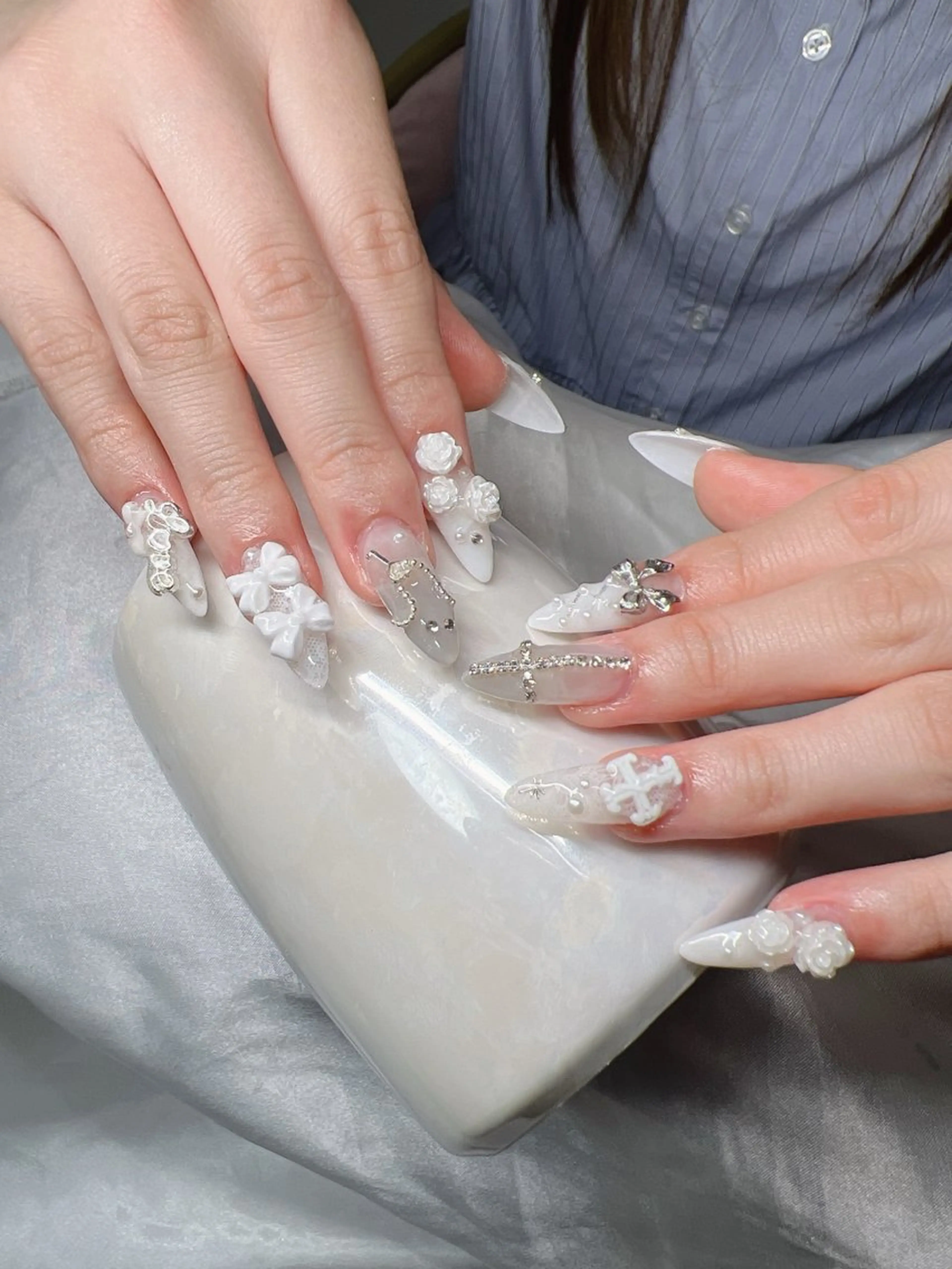 ネイル 長さ出し グラデーション 卒業式 キラキラネイル マグネットネイル ハンドネイル Lee Nailsのネイルデザイン