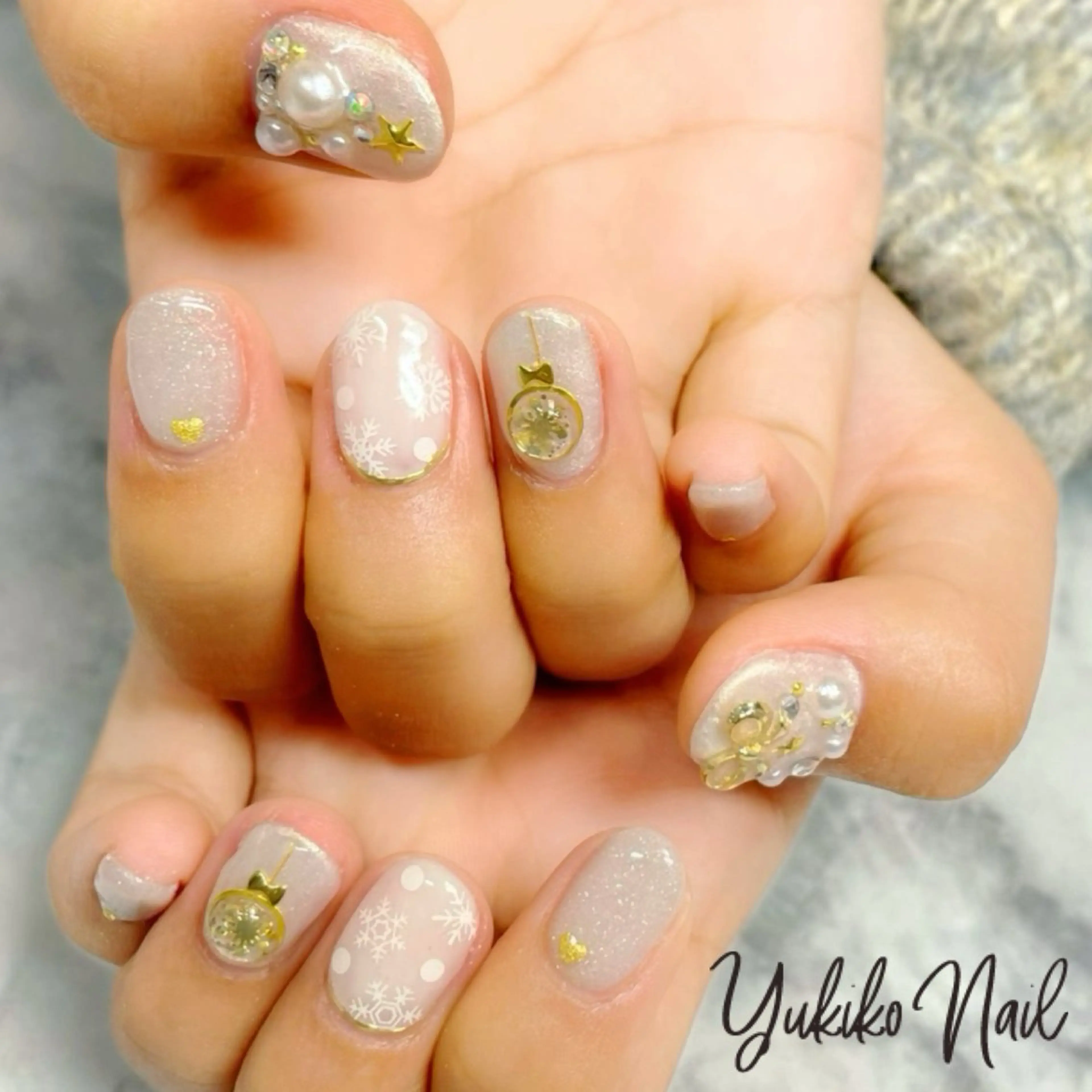ネイル ゴージャス ホワイト 冬ネイル クリスマス ユキコ ネイルのネイルデザイン