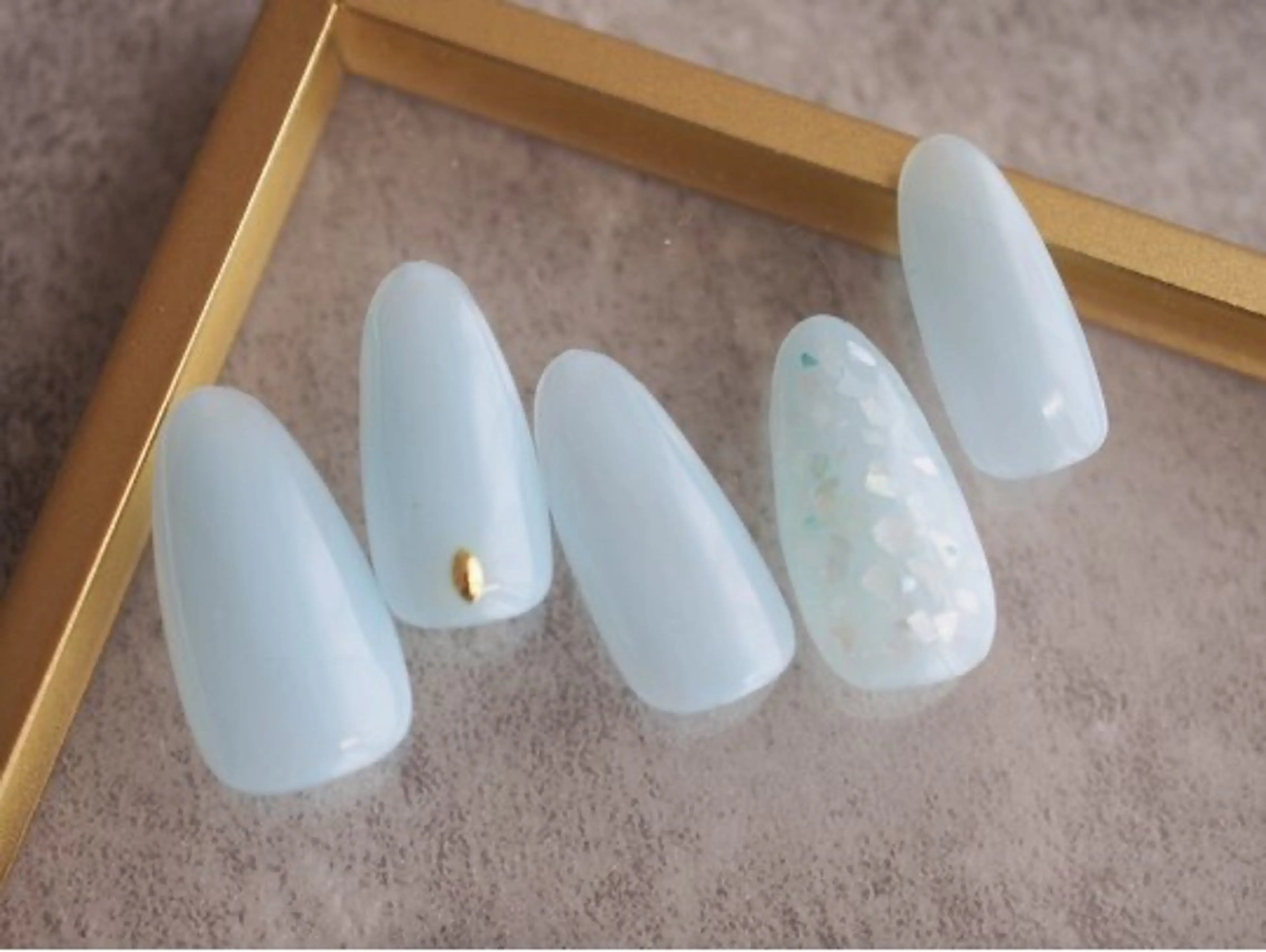 ネイル 鈴木 麻里のネイルデザイン