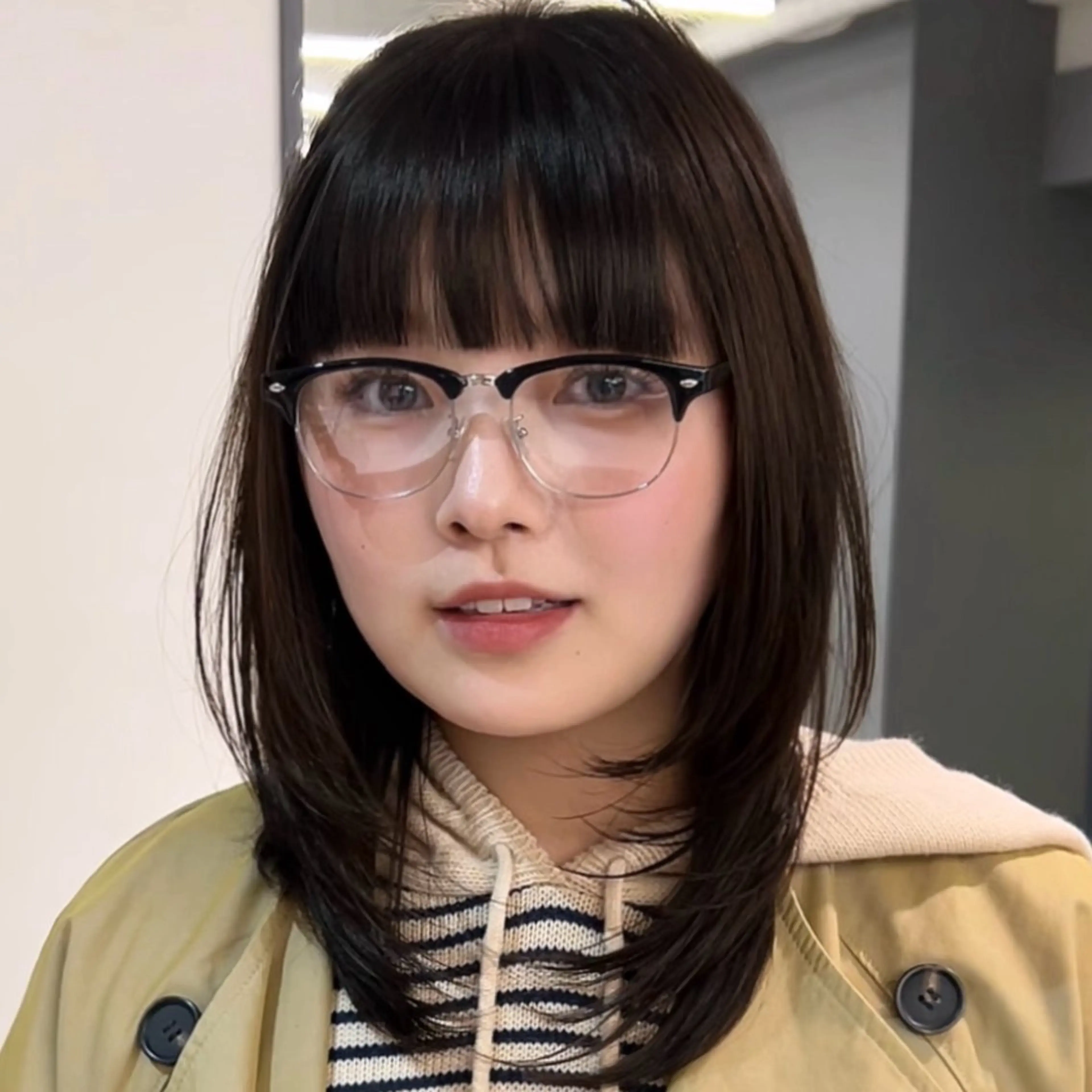 ミディアム 亀井 詩奈のヘアスタイル