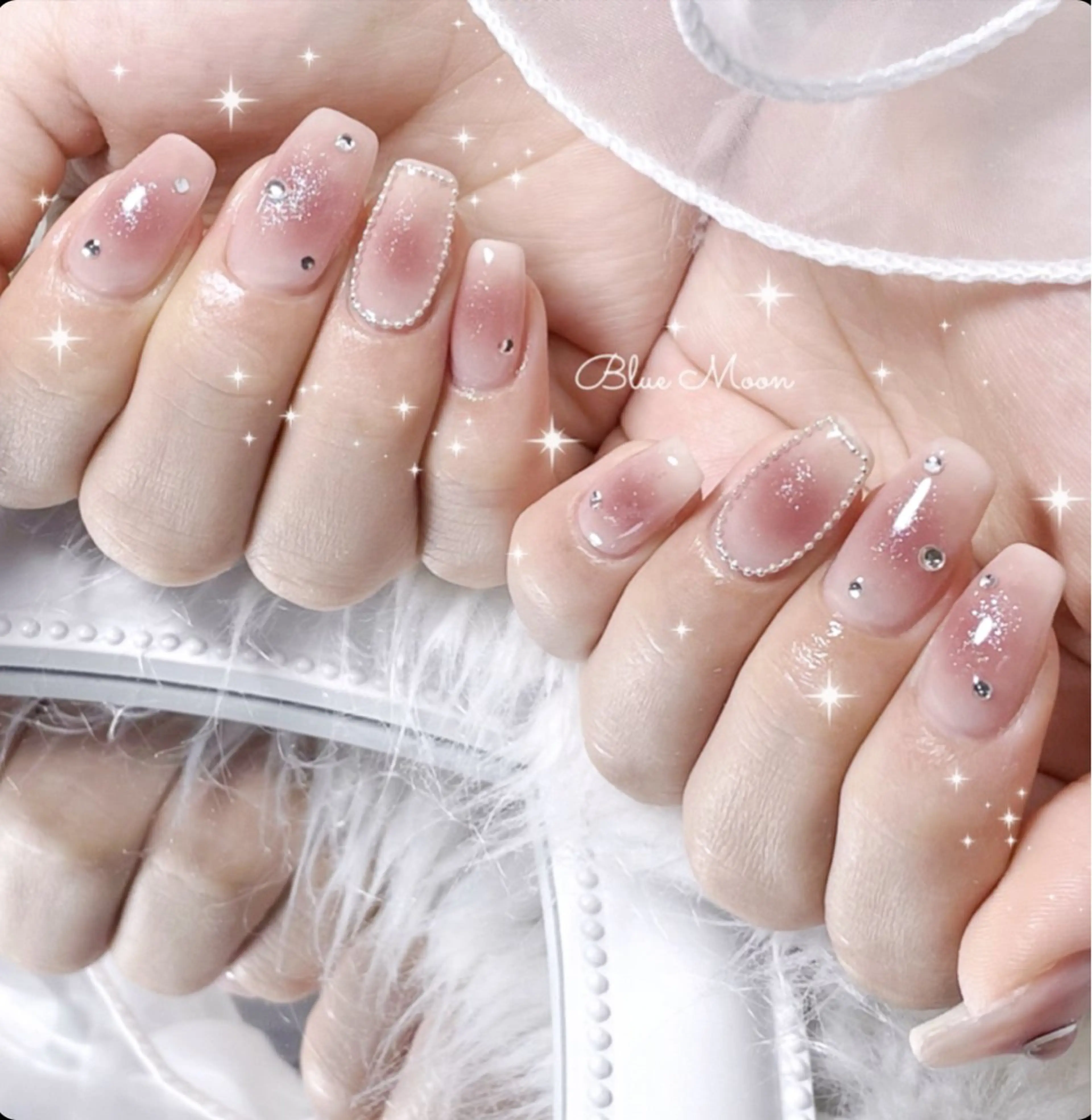 ネイル ハンドネイル フットネイル ハンドケア nail salon Blue Moonのネイルデザイン