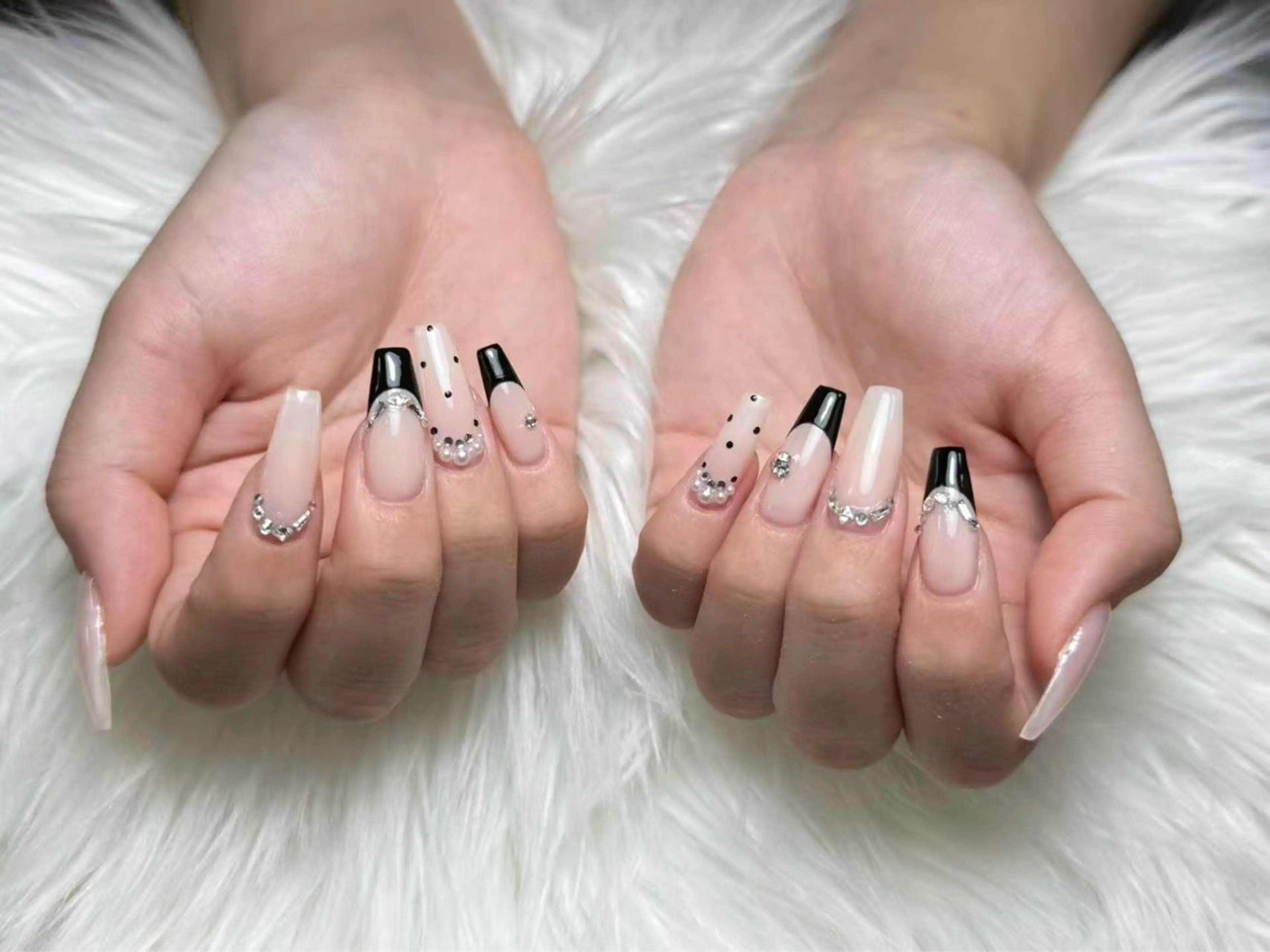ロング ハンドネイル Moomi nail salonのネイルデザイン