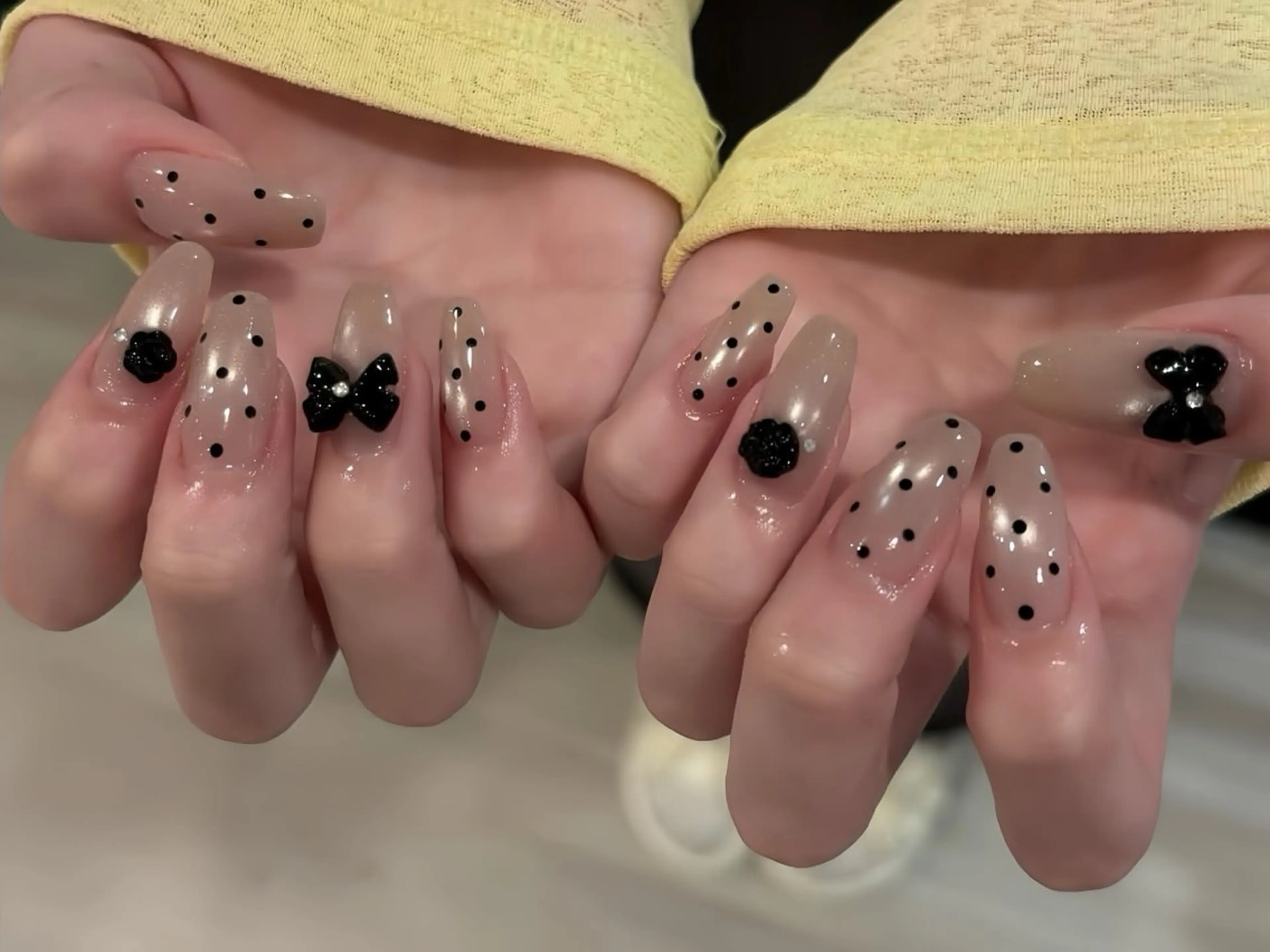 ネイル チークネイル フレンチネイル ガラスフレンチ グラデーション キラキラネイル ハンドネイル Rin Nail 新大久保店のネイルデザイン