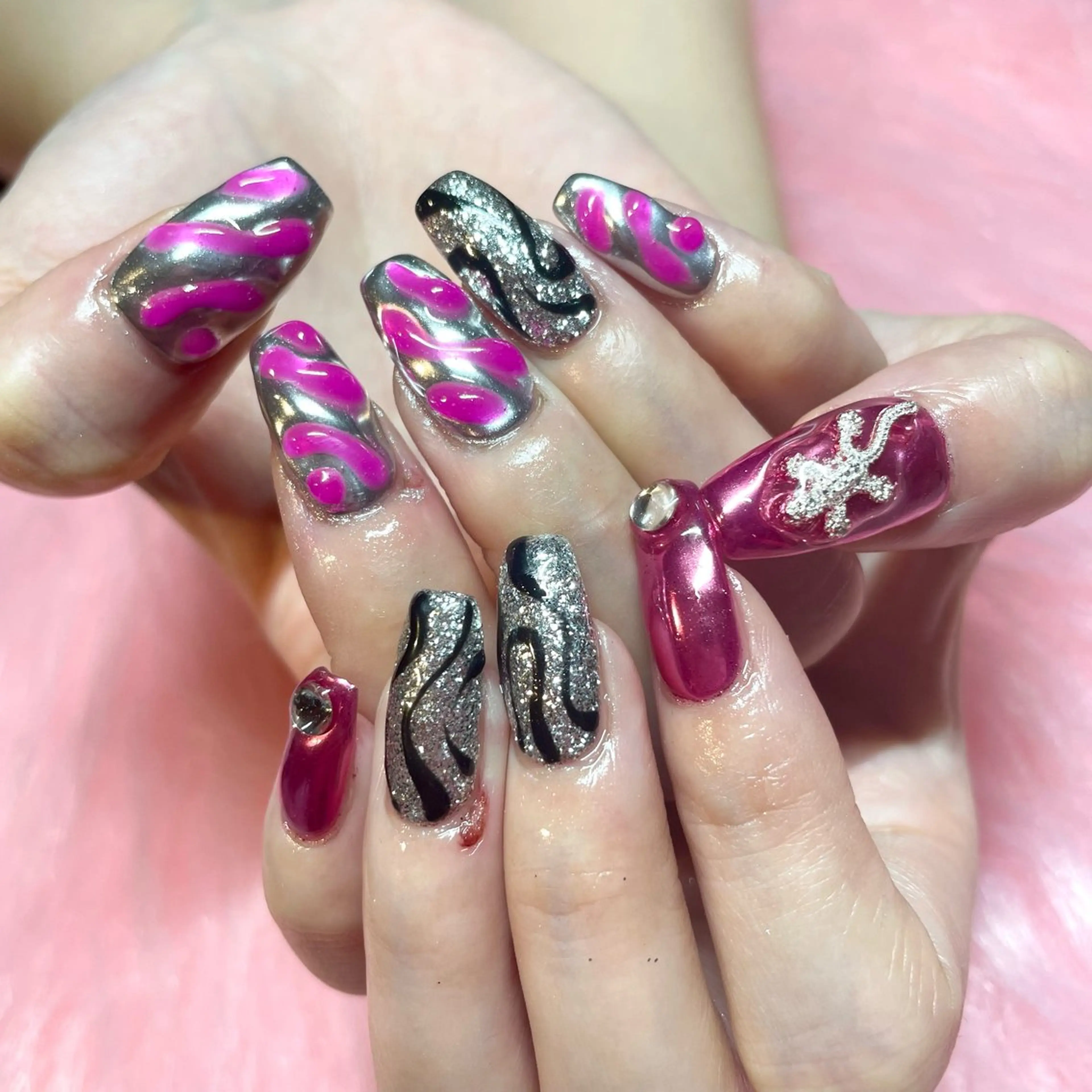 ネイル Nail ヌシん家 AKANEのネイルデザイン