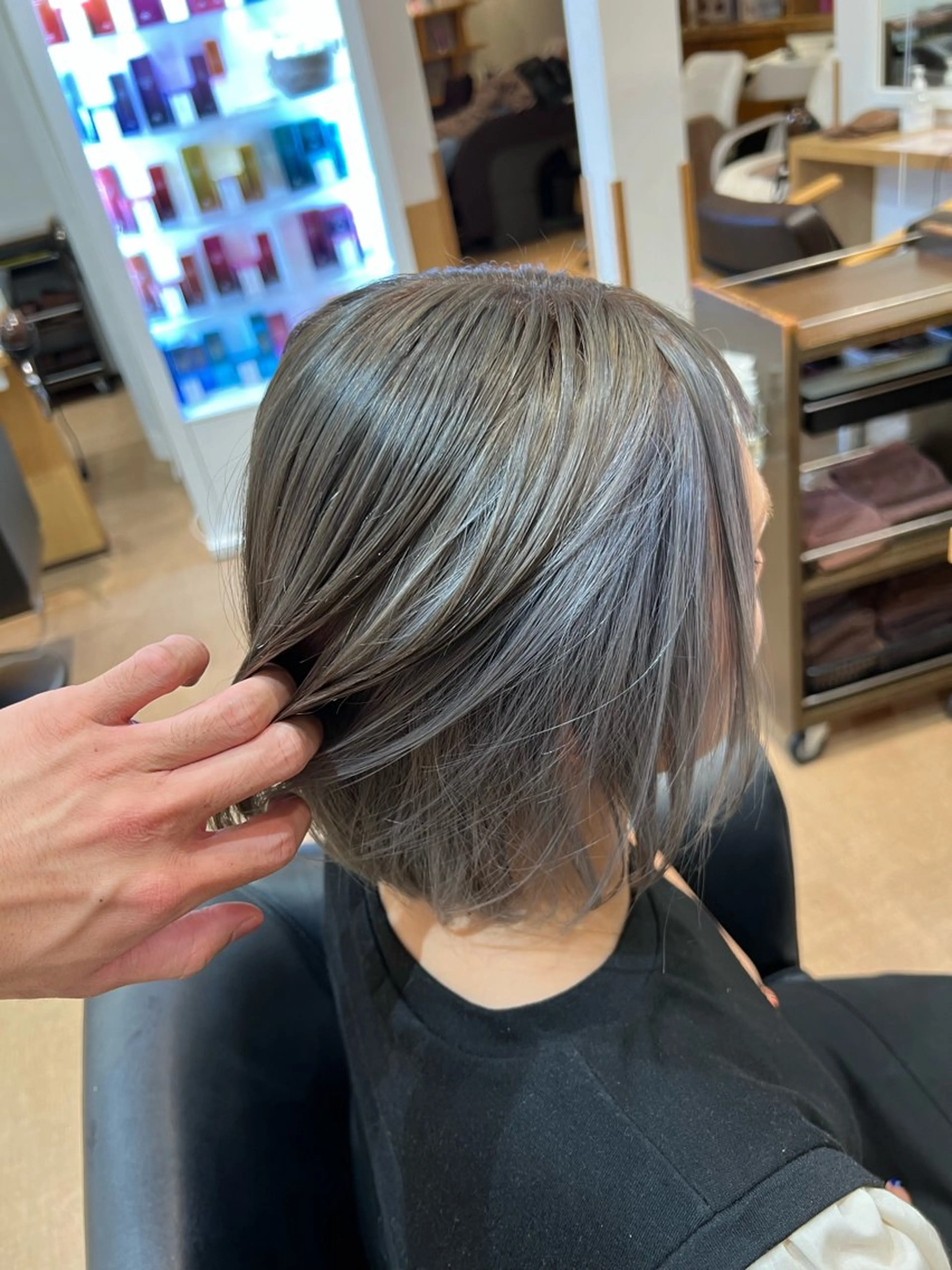 カラー ブリーチ ヘアカラー トリートメント 吉田 新平のヘアスタイル