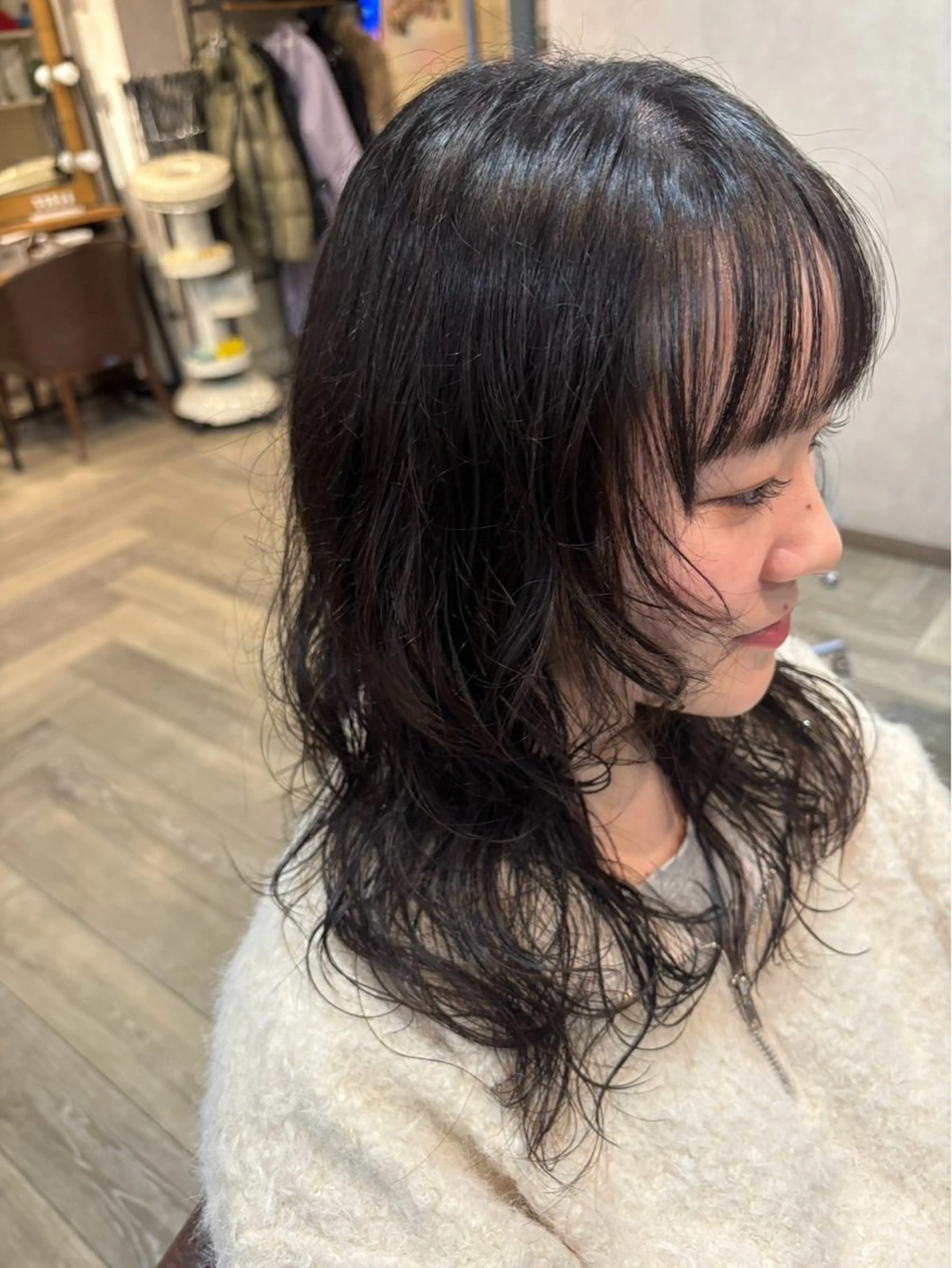 セミロング パーマ enn 髪質改善🩷 曽根依咲のヘアスタイル