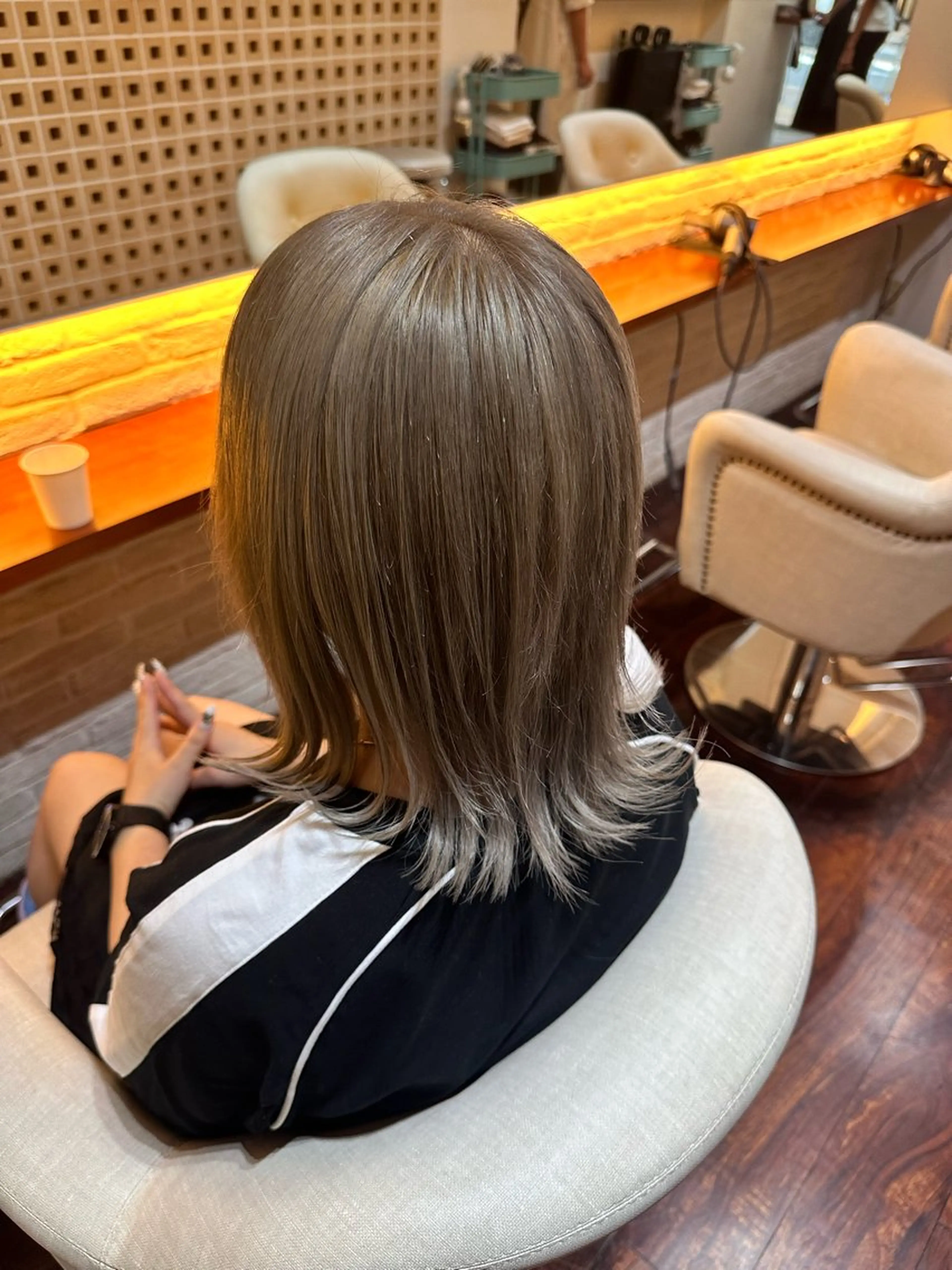 セミロング ORANGE POP _HIBIKIのヘアスタイル