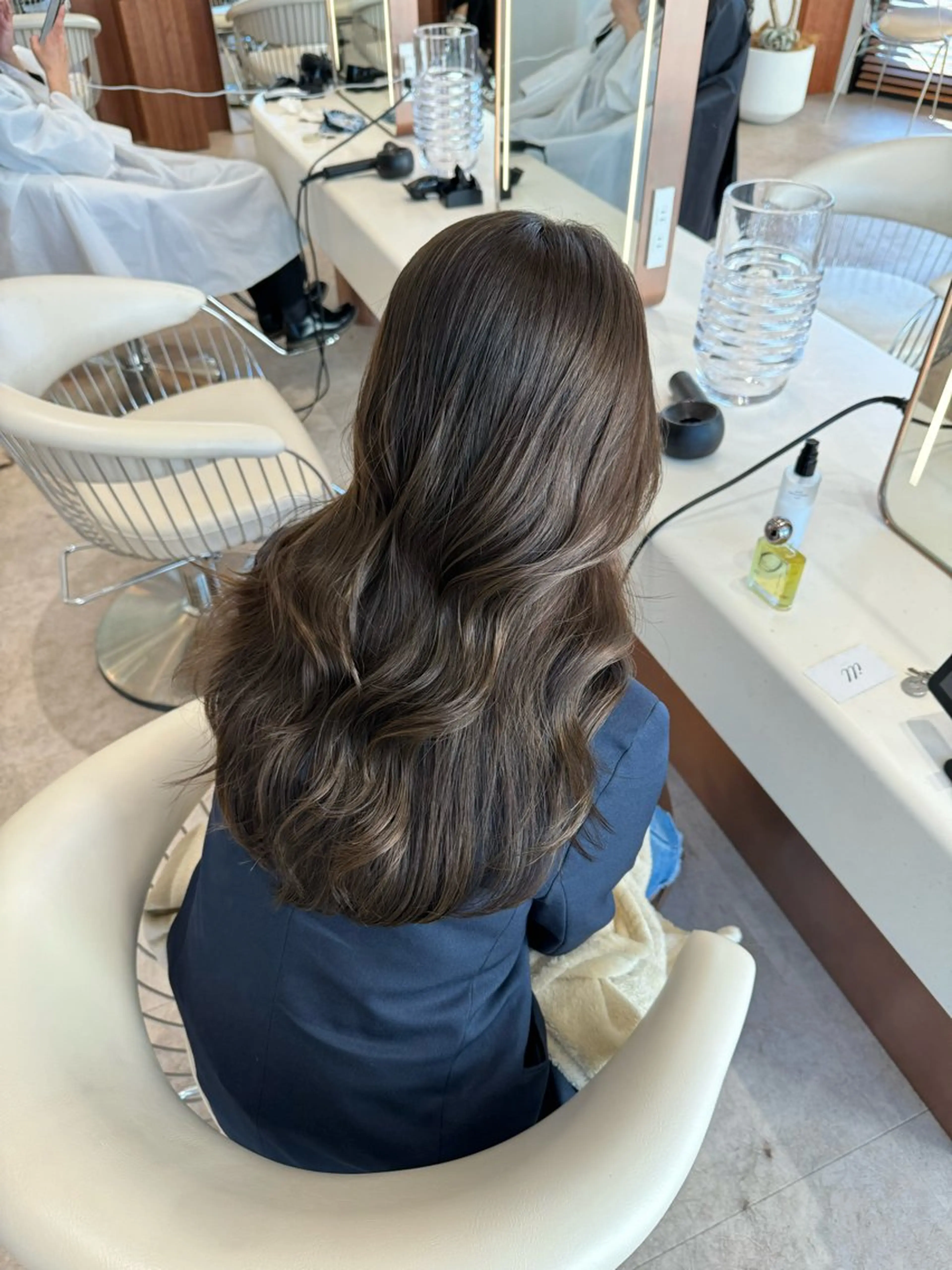 セミロング カラー ベージュカラー グレージュ オリーブベージュ オリーブグレージュ オリーブグレー カット ヘアカラー トリートメント ヘアセット 韓国レイヤー🇰🇷 韓国研修◎渋谷カイトのヘアスタイル