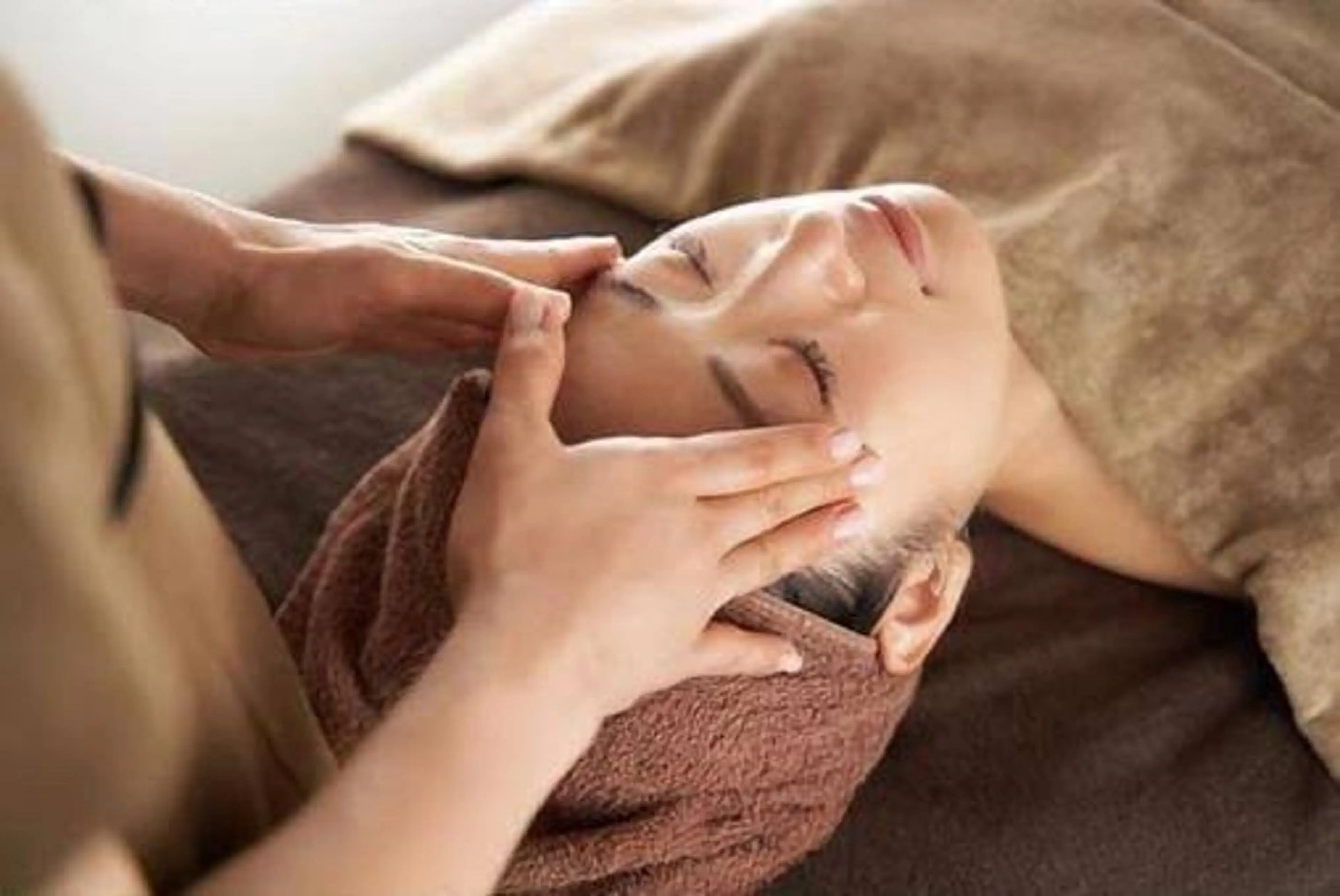 眼精疲労👁目が疲れてる方へ🌟ヘッドマッサージ💆‍♀️30分の写真