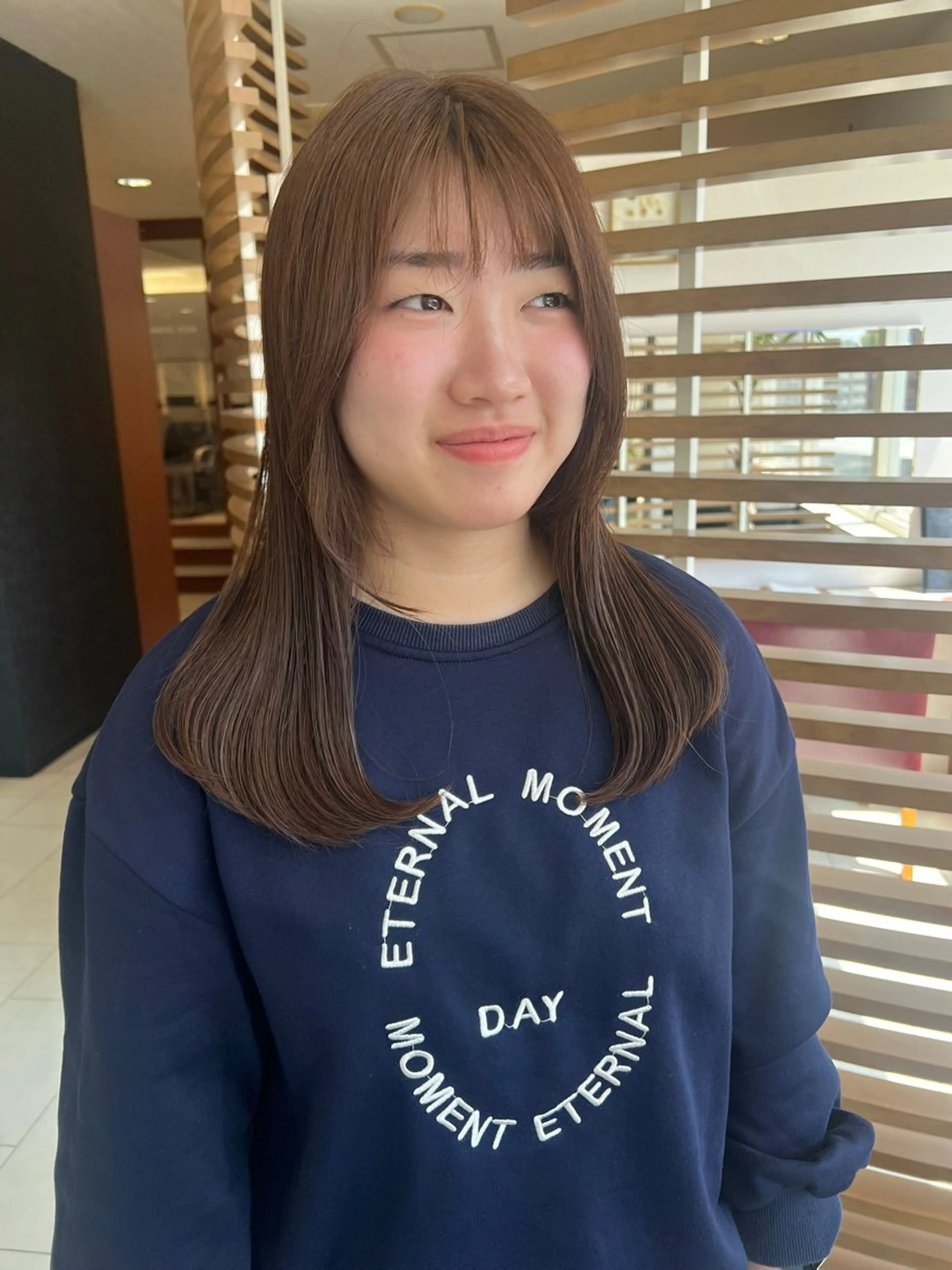 ロング カラー ブラウンカラー ナチュラルブラウン カット ラシェンテ宝塚所属・HONOKA /顔周りレイヤー得意の眉毛・アイブロウイメージ