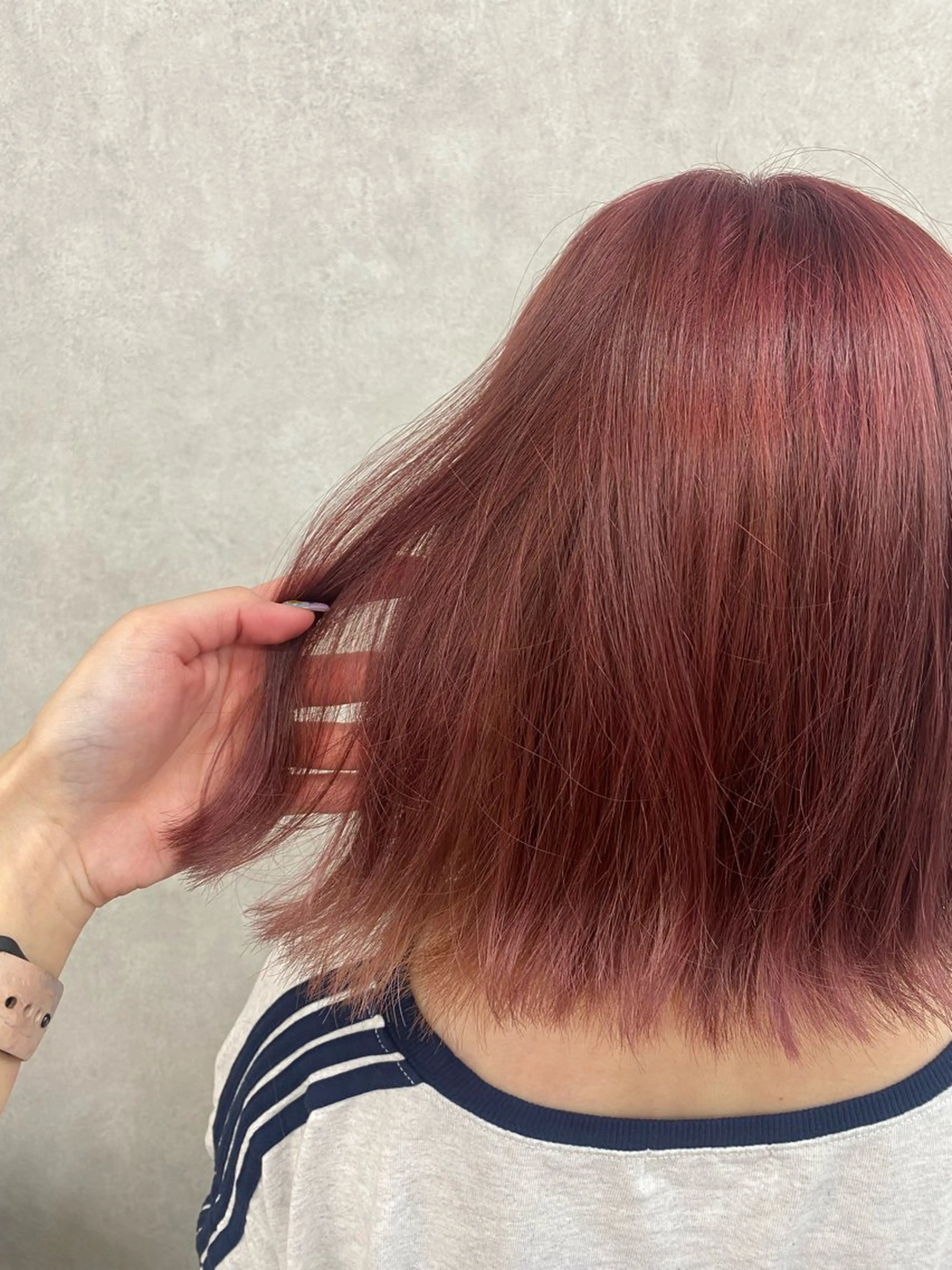 ショート 🩶西 雪乃/透明感 くすみカラー🫧のヘアスタイル