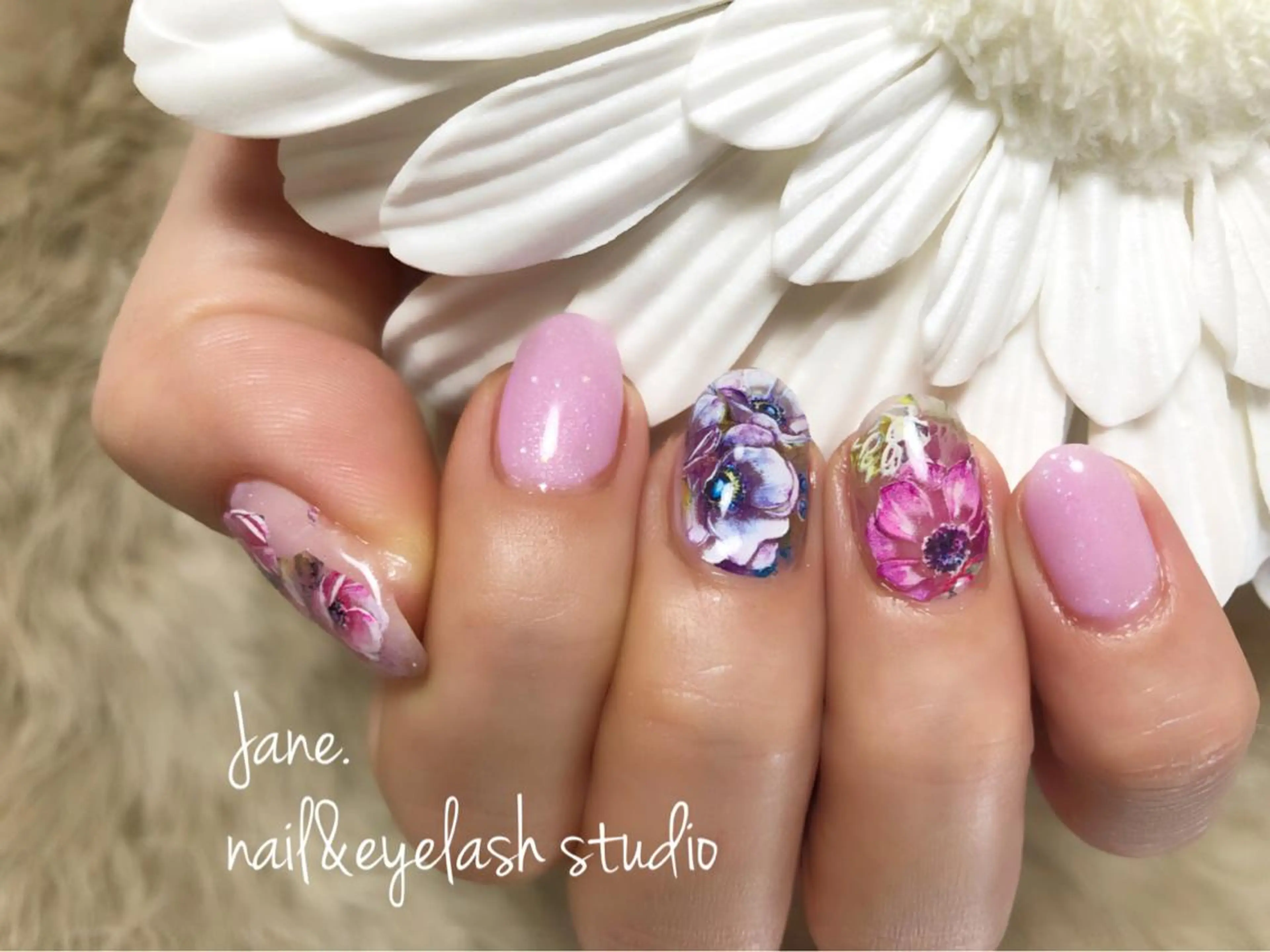 ネイル Yakko pas á pasのネイルデザイン