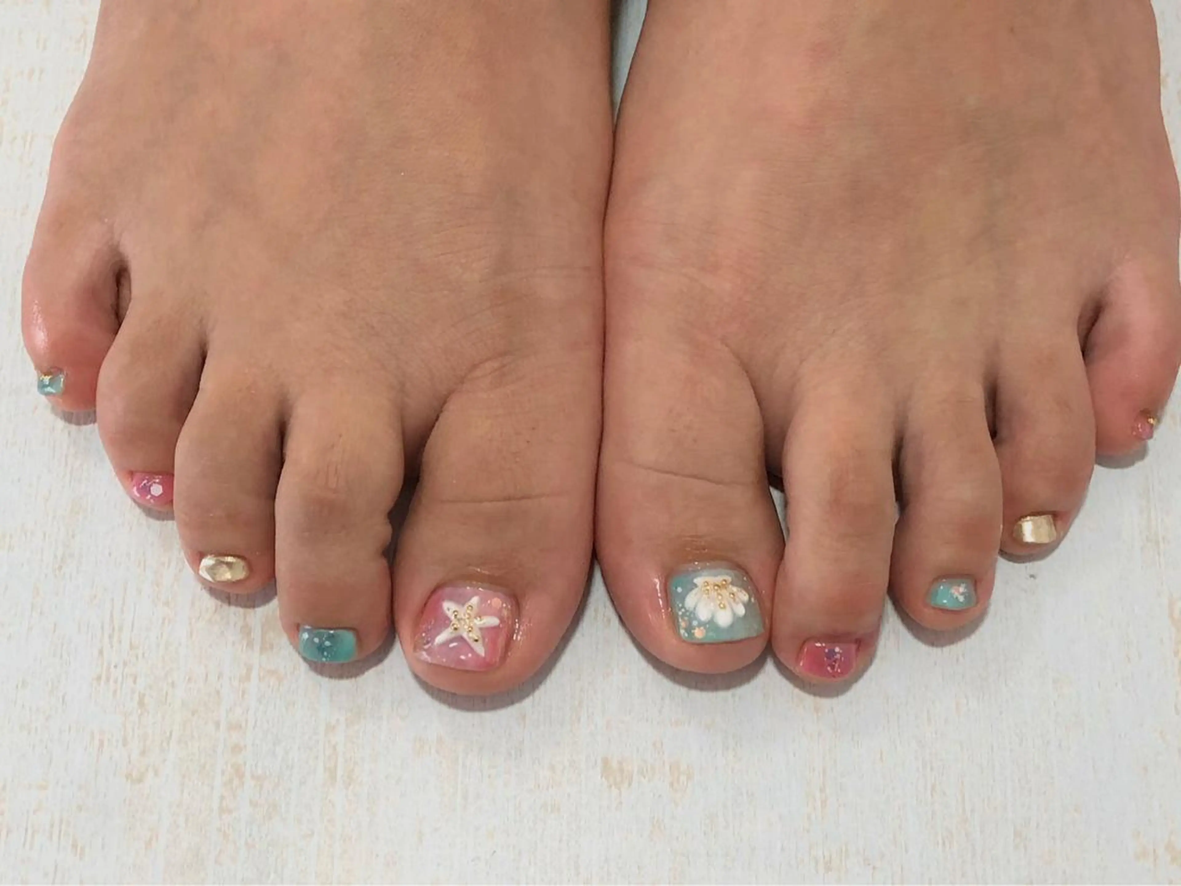 ネイル フットネイル 𖡼 yumenoのネイルデザイン