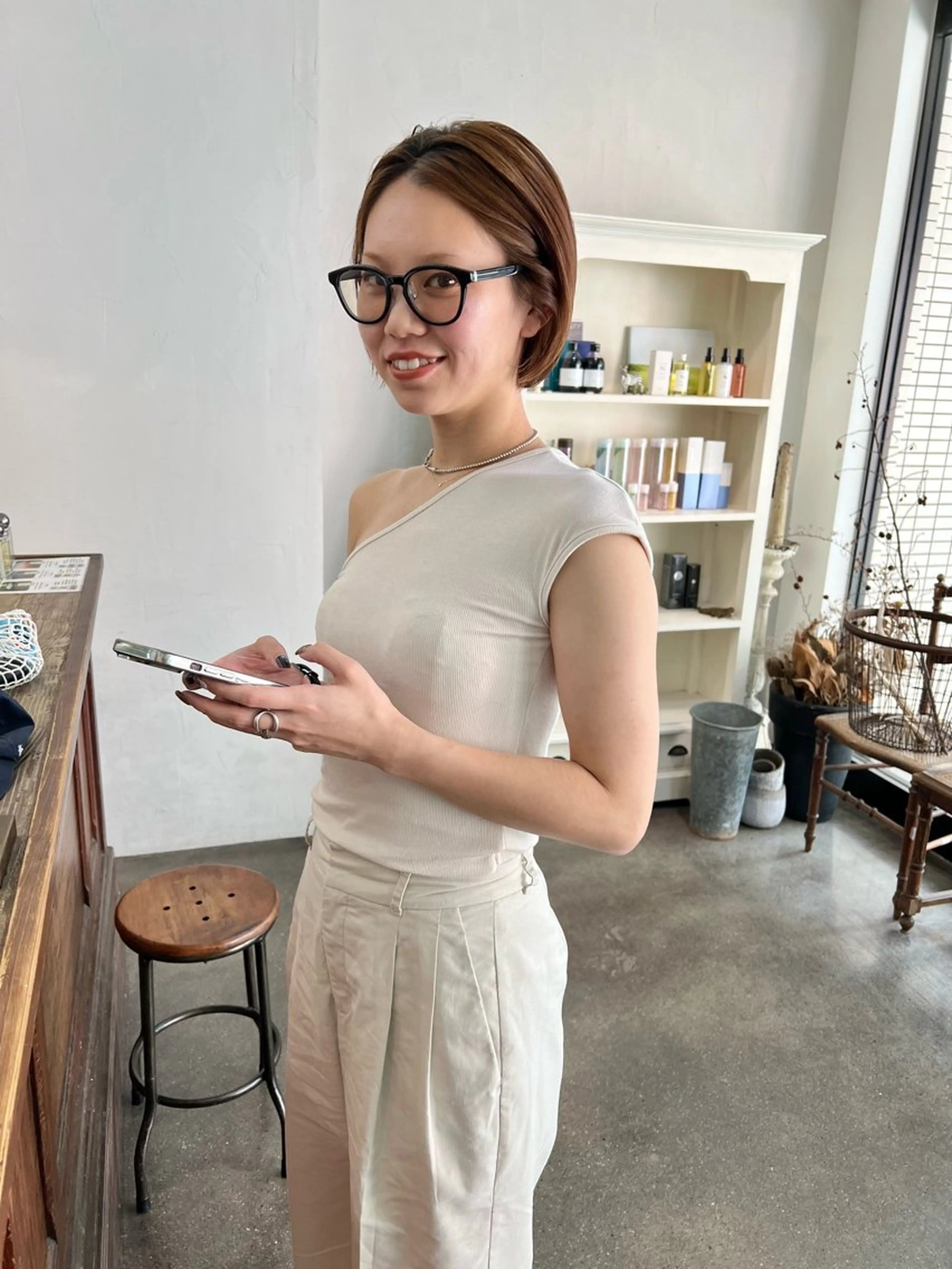 ショート カラー 切りっぱなしボブ ベージュカラー ボブ カット ヘアカラー 千葉 郁也のヘアスタイル