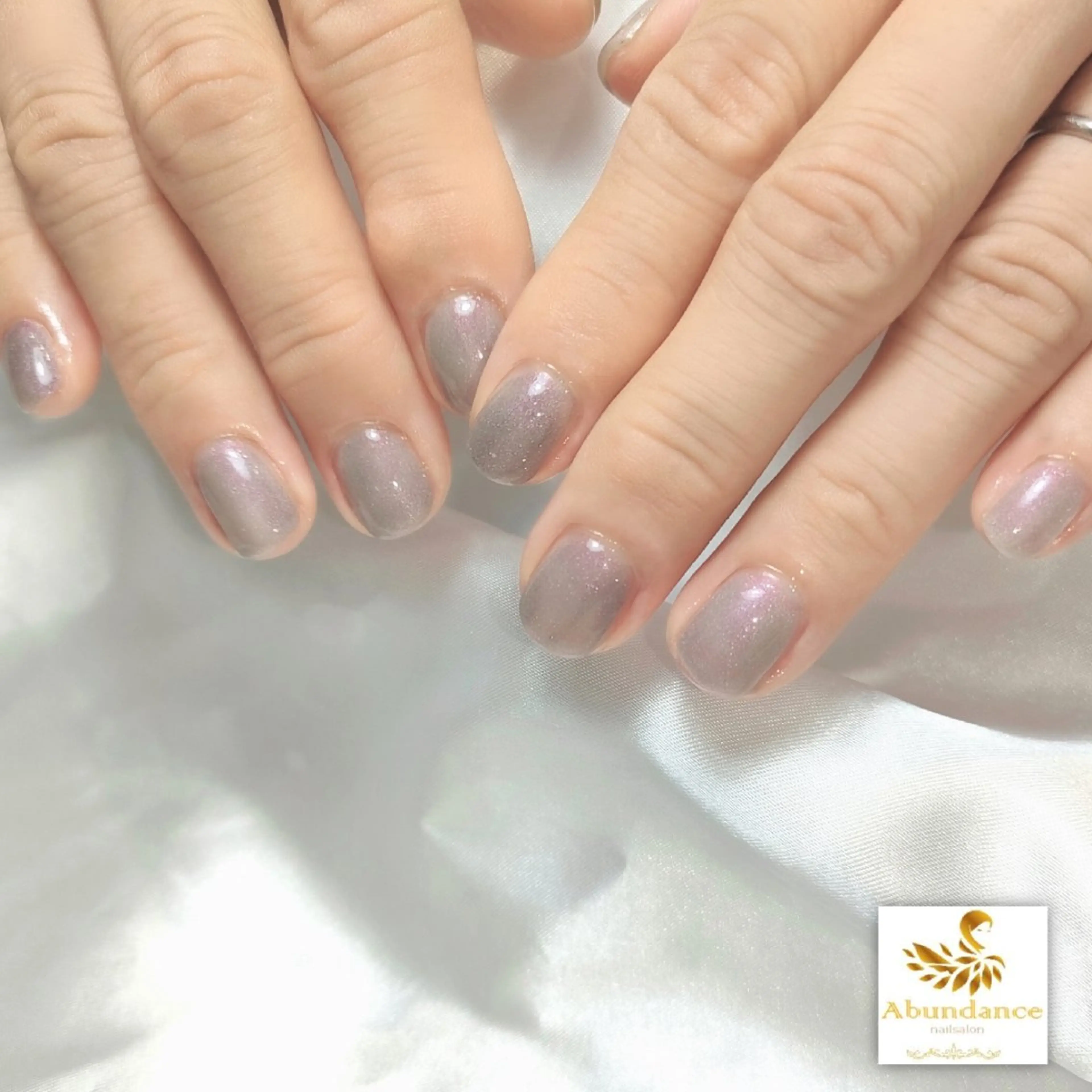 ネイル マグネットネイル パープル シルバー ハンドネイル 完全予約制個室サロン Abundancesのネイルデザイン