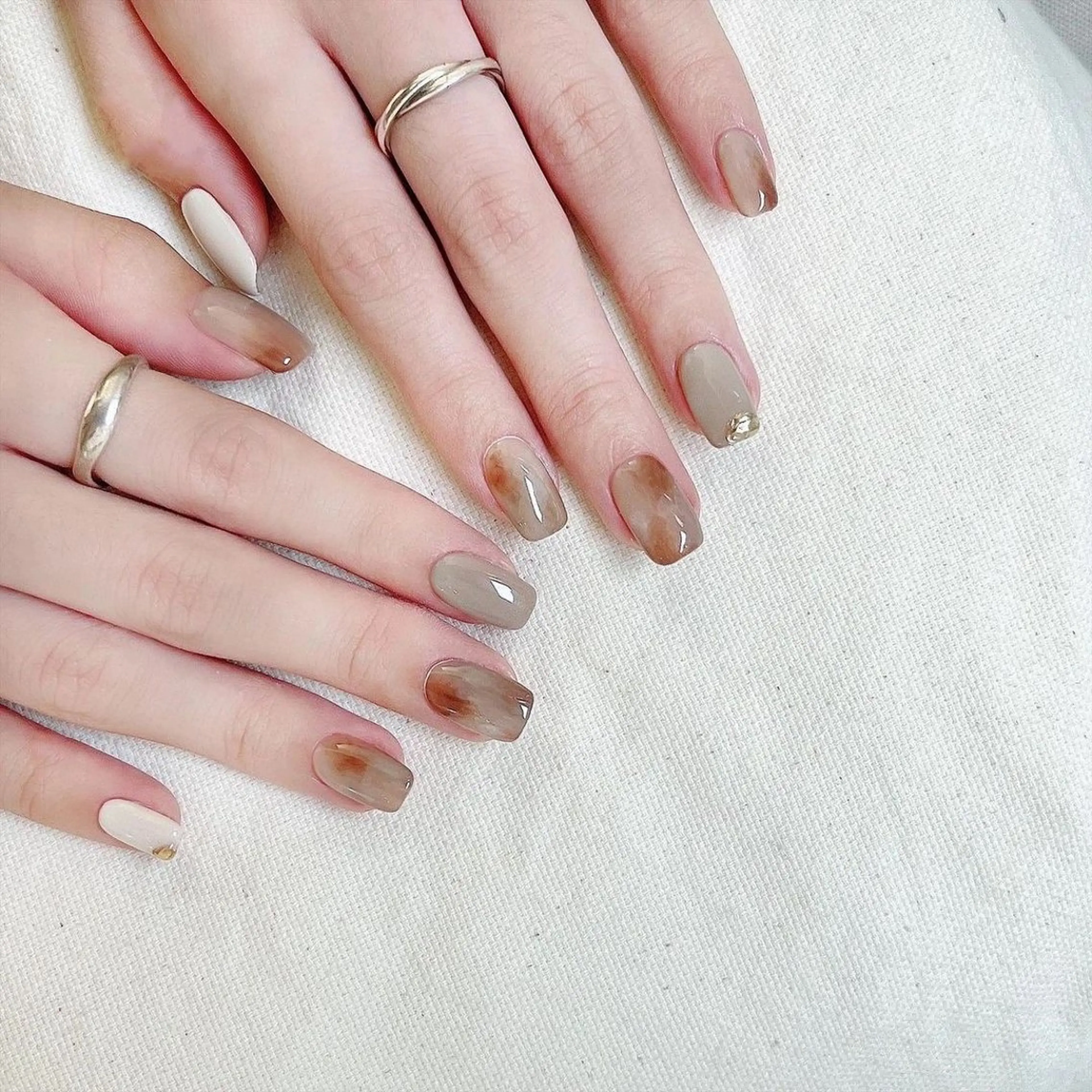 ネイル アートネイル チークネイル 長さ出し ジェルネイル マグネットネイル ハンドネイル AngelChris ビューティーサロンのネイルデザイン